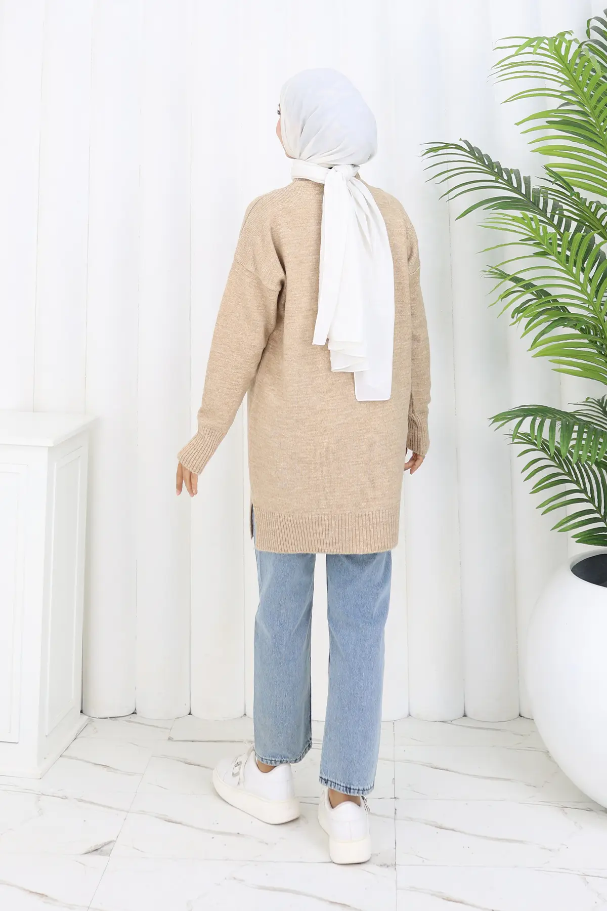 Pompom Knitted Sweater-detail