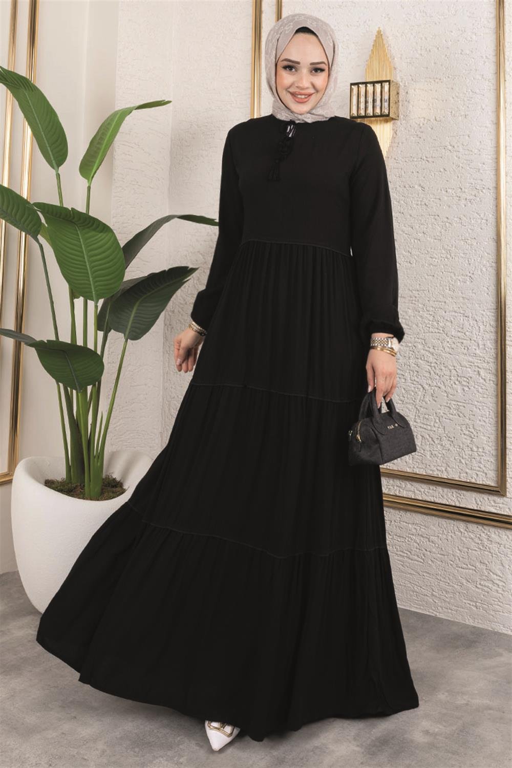 Püskül Detaylı Elbise