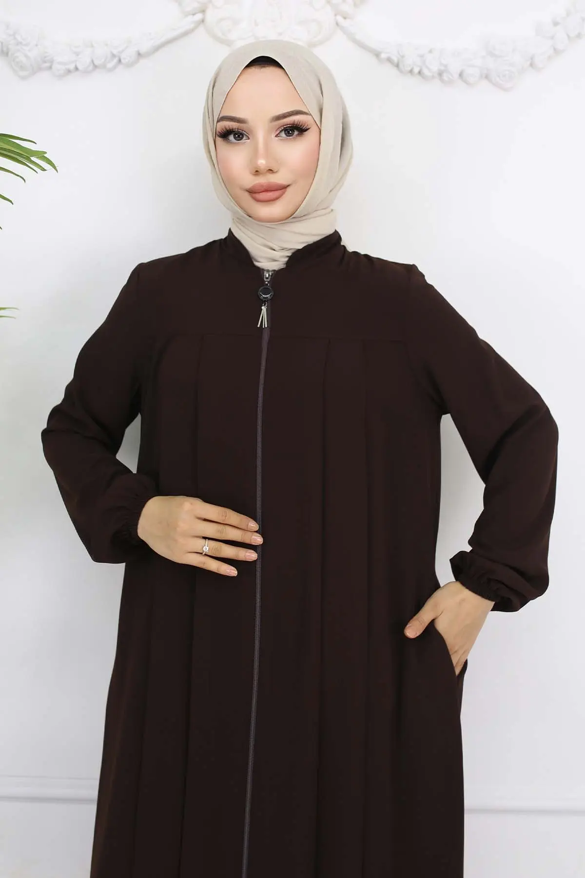 Robed Pleated Abaya-detail