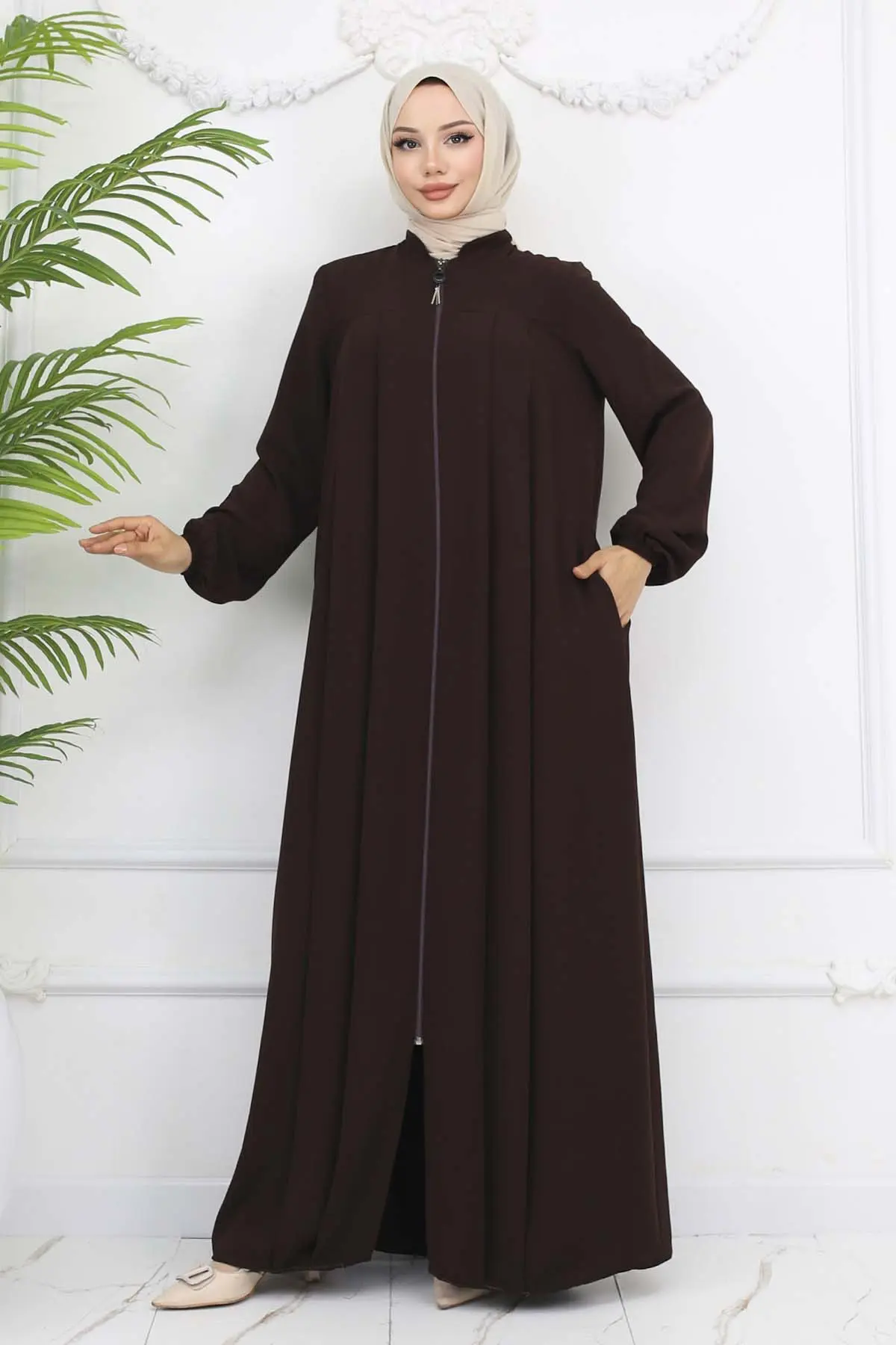 Robed Pleated Abaya-detail