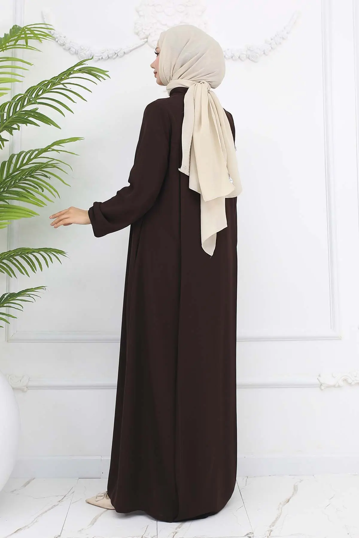 Robed Pleated Abaya-detail
