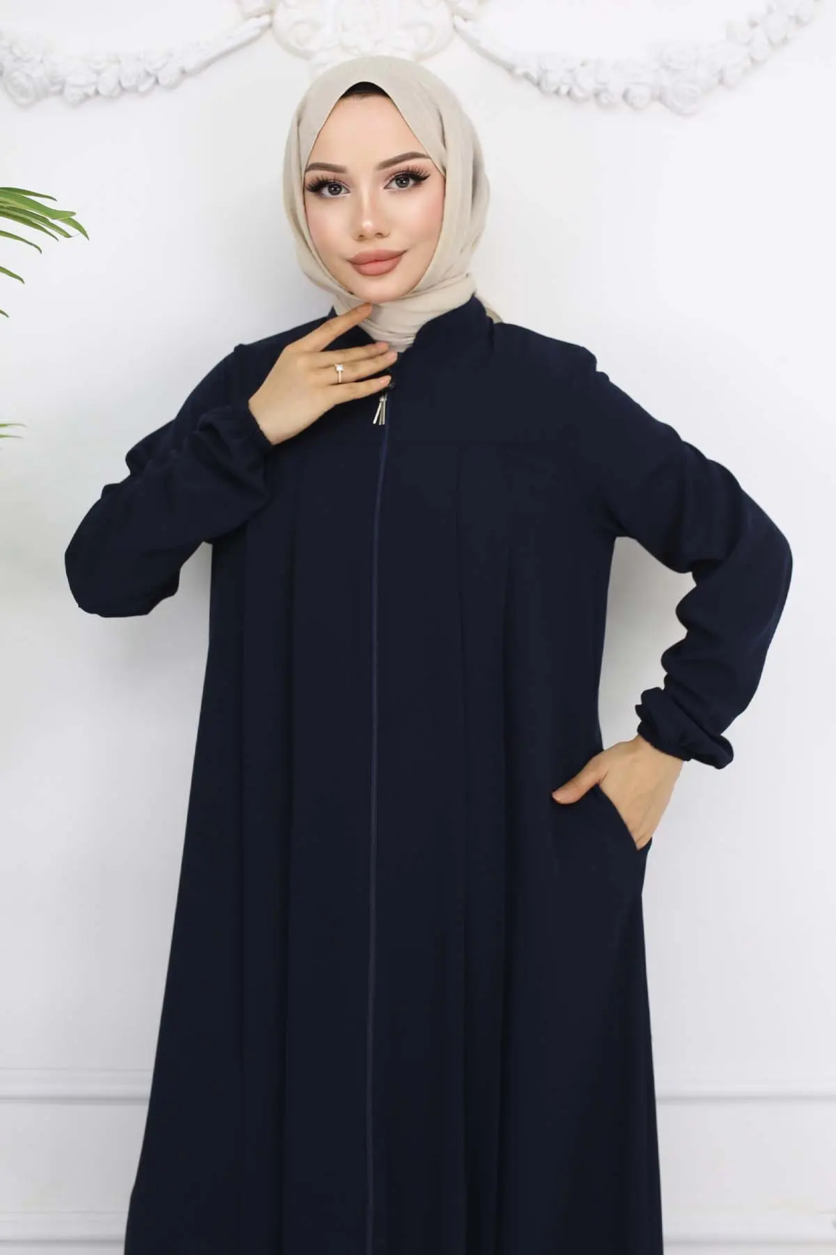 Robed Pleated Abaya-detail
