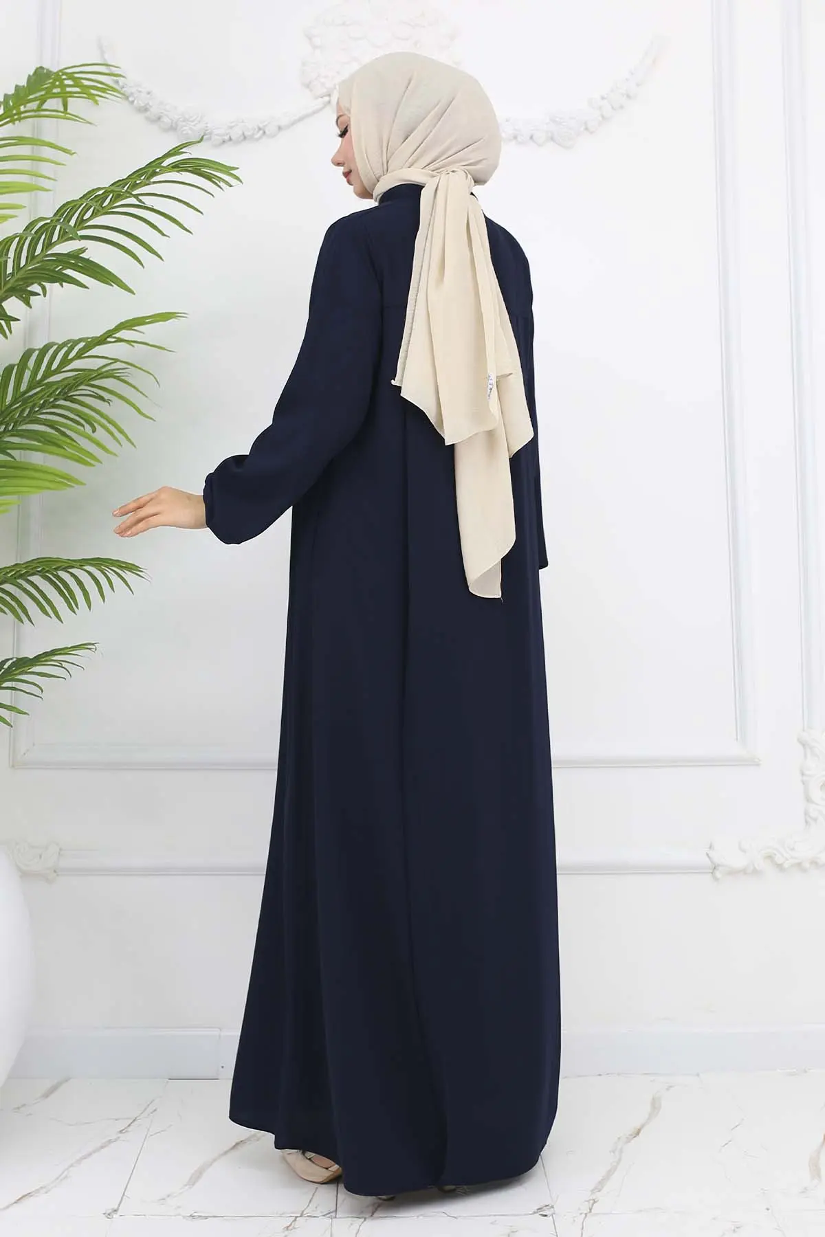 Robed Pleated Abaya-detail