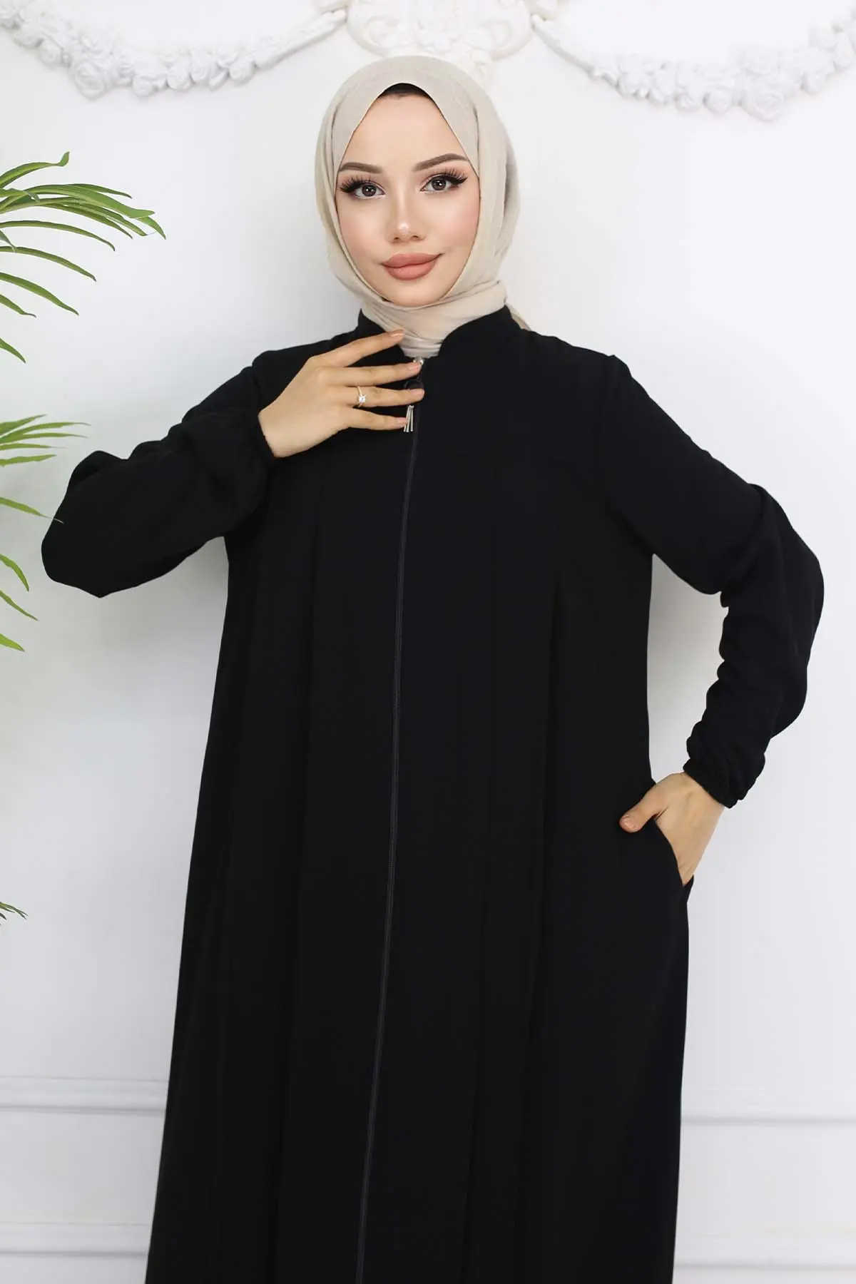 Robed Pleated Abaya-detail
