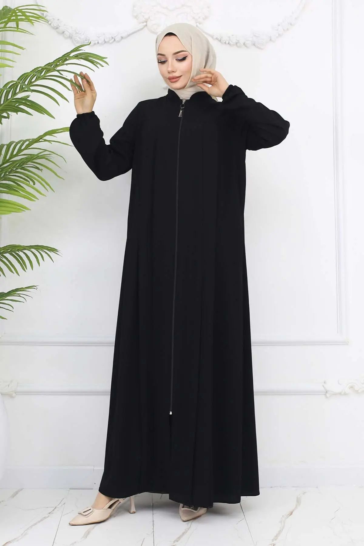Robed Pleated Abaya-detail