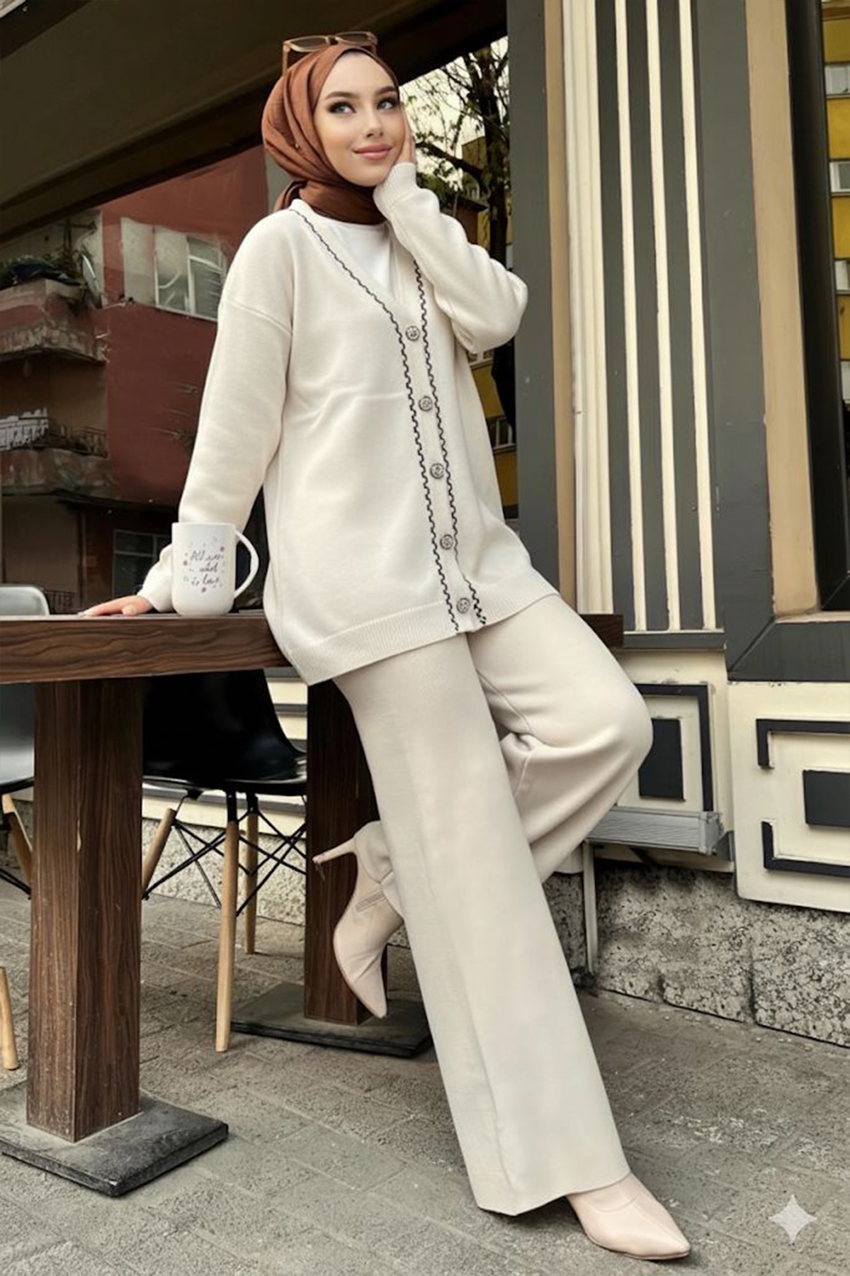 Şerit Detaylı Triko Ceket Takım