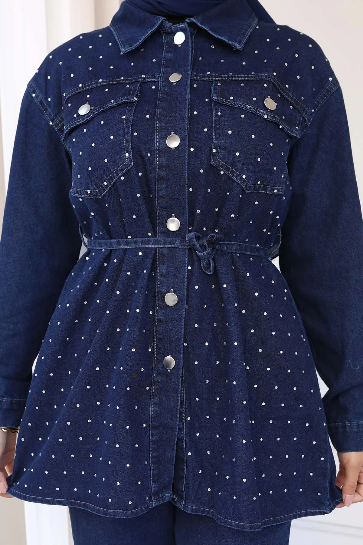 Stone Detailed Tie Suit-detail