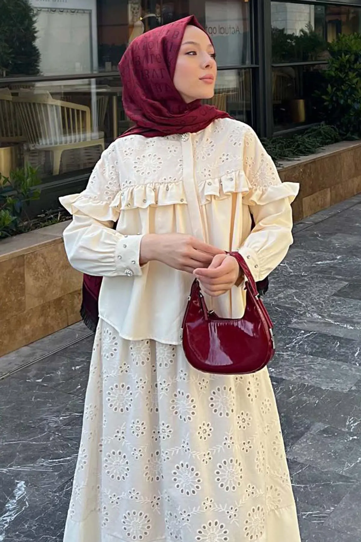 Taş Detaylı Brode Etekli Takım-detail