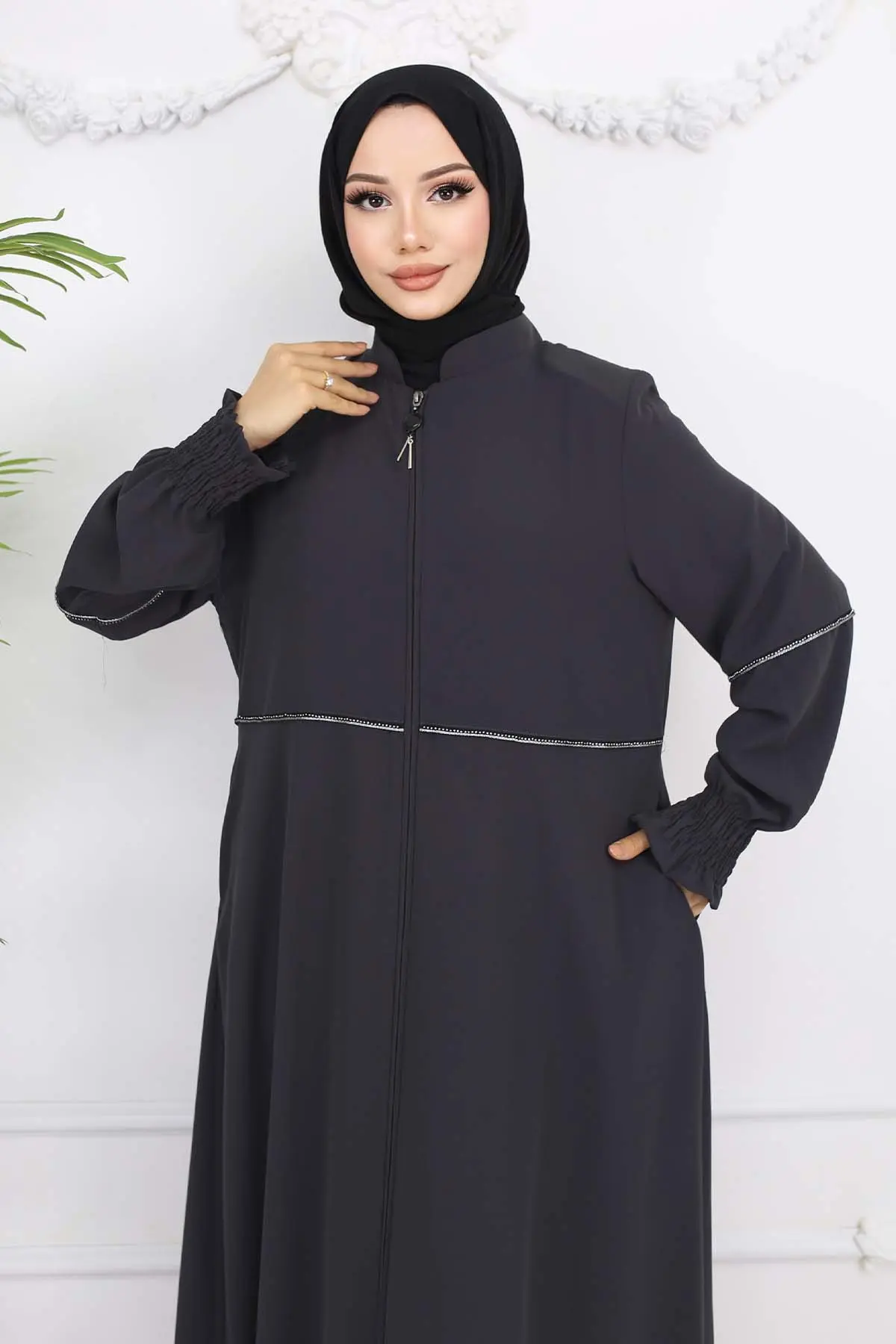 Stone Detailed Abaya-detail