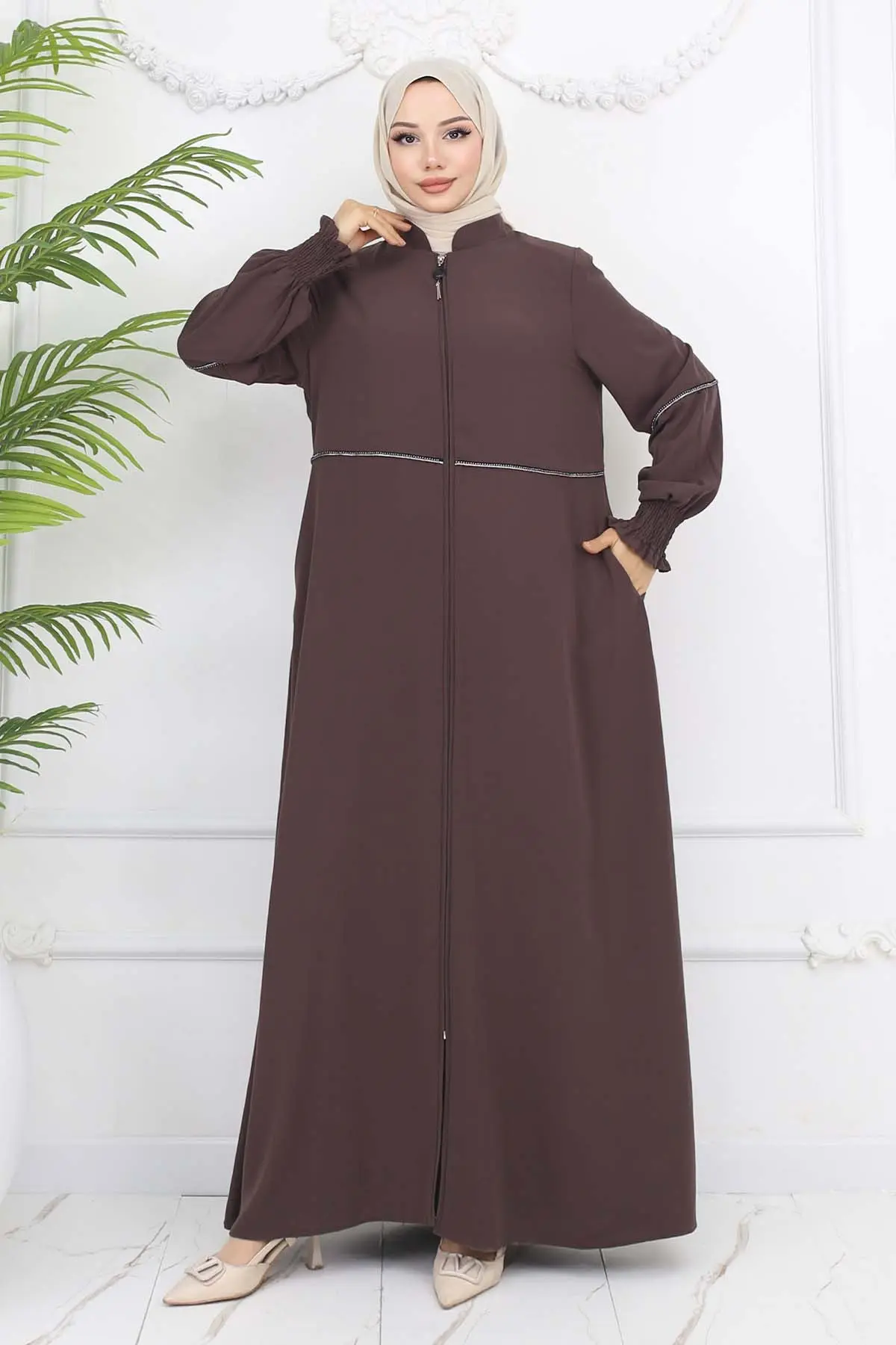 Stone Detailed Abaya