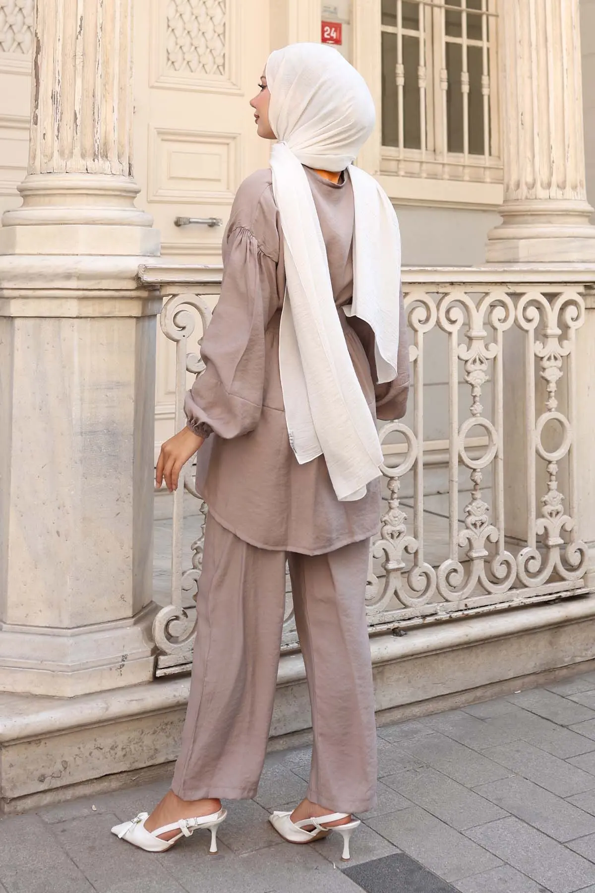 Stone Detailed Two Piece Set-detail