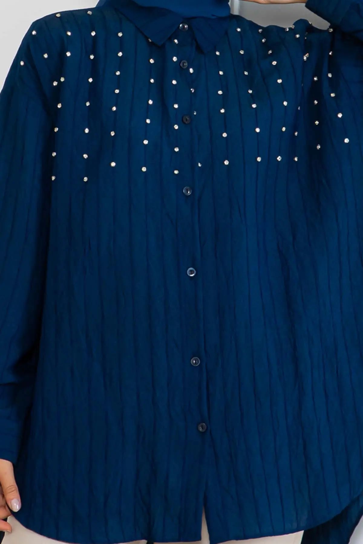 Taş Detaylı Önü Kısa Arkası Uzun Gömlek-detail