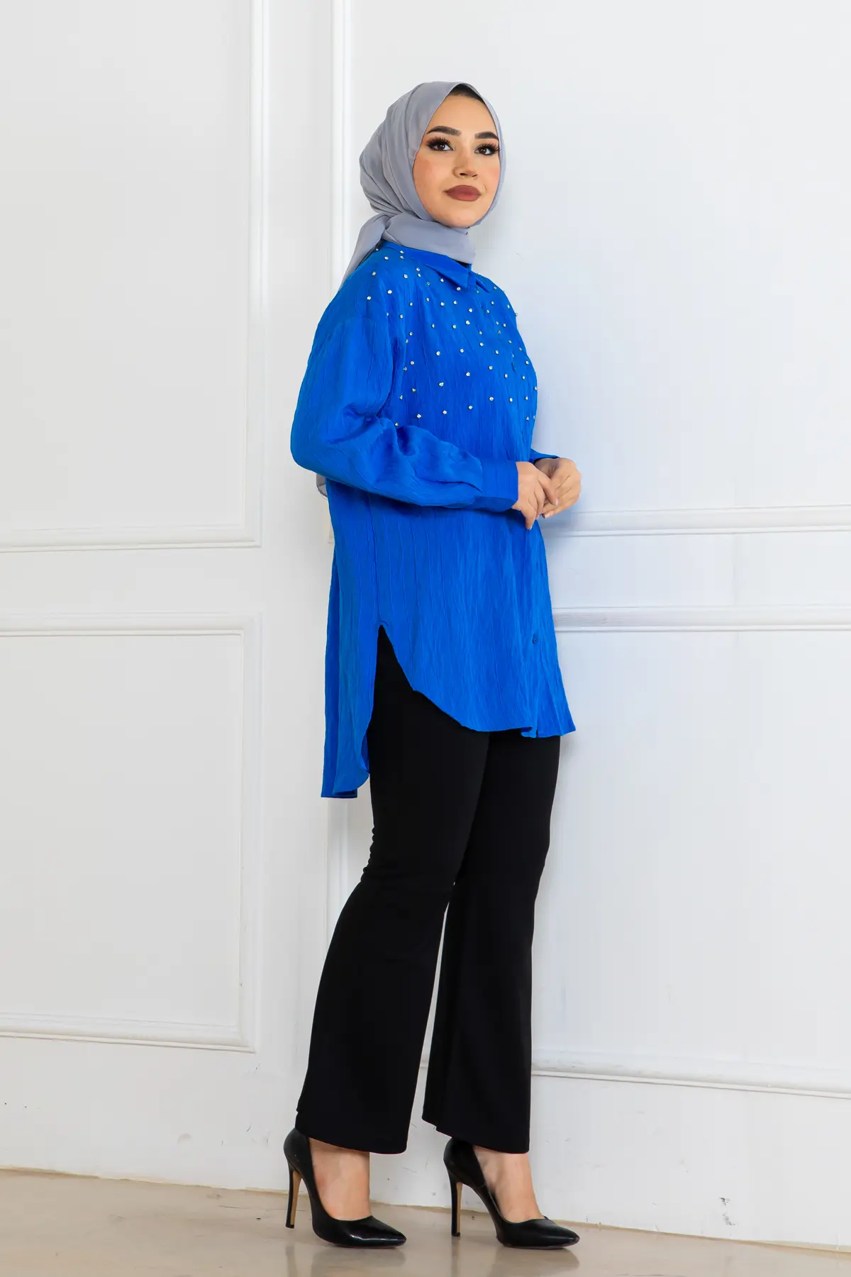 Taş Detaylı Önü Kısa Arkası Uzun Gömlek-detail