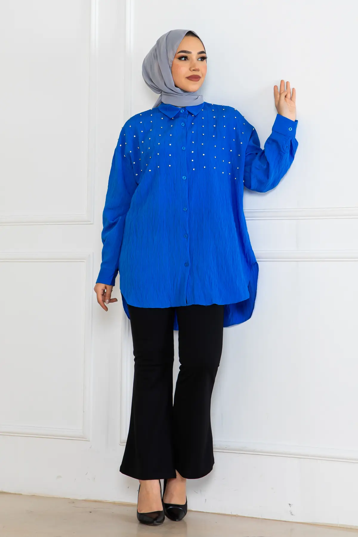 Taş Detaylı Önü Kısa Arkası Uzun Gömlek-detail