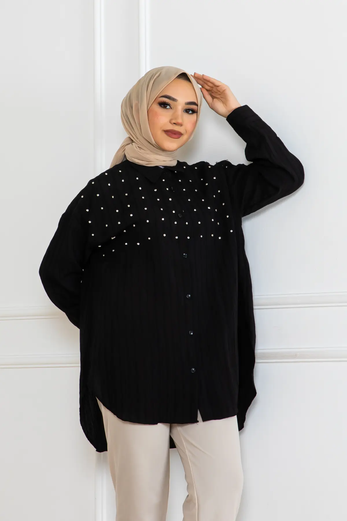 Taş Detaylı Önü Kısa Arkası Uzun Gömlek-detail