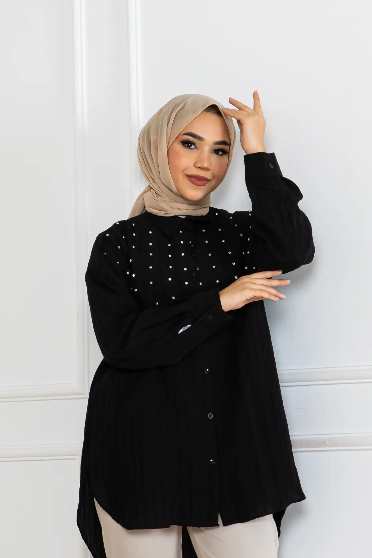 Taş Detaylı Önü Kısa Arkası Uzun Gömlek-detail