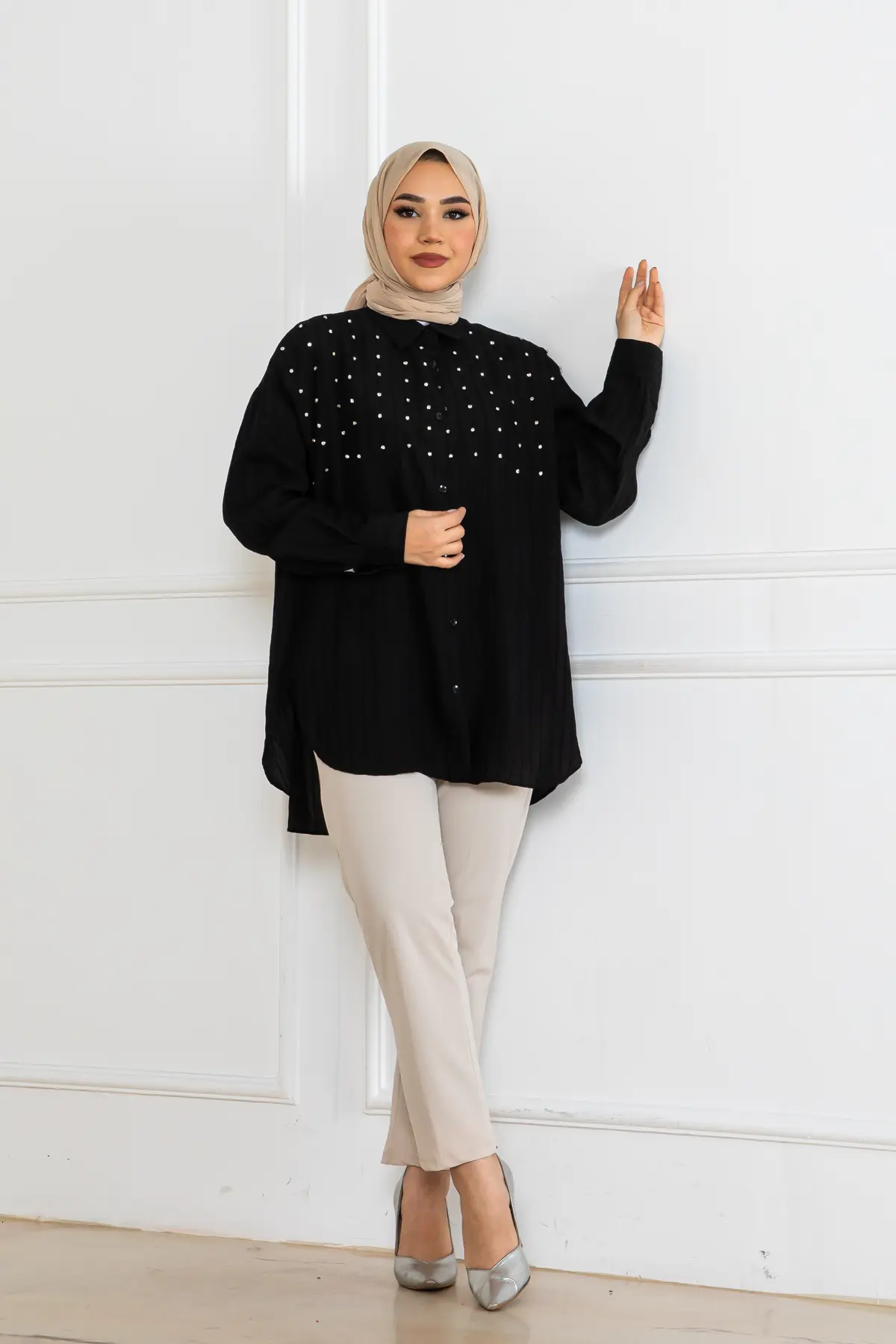 Taş Detaylı Önü Kısa Arkası Uzun Gömlek-detail