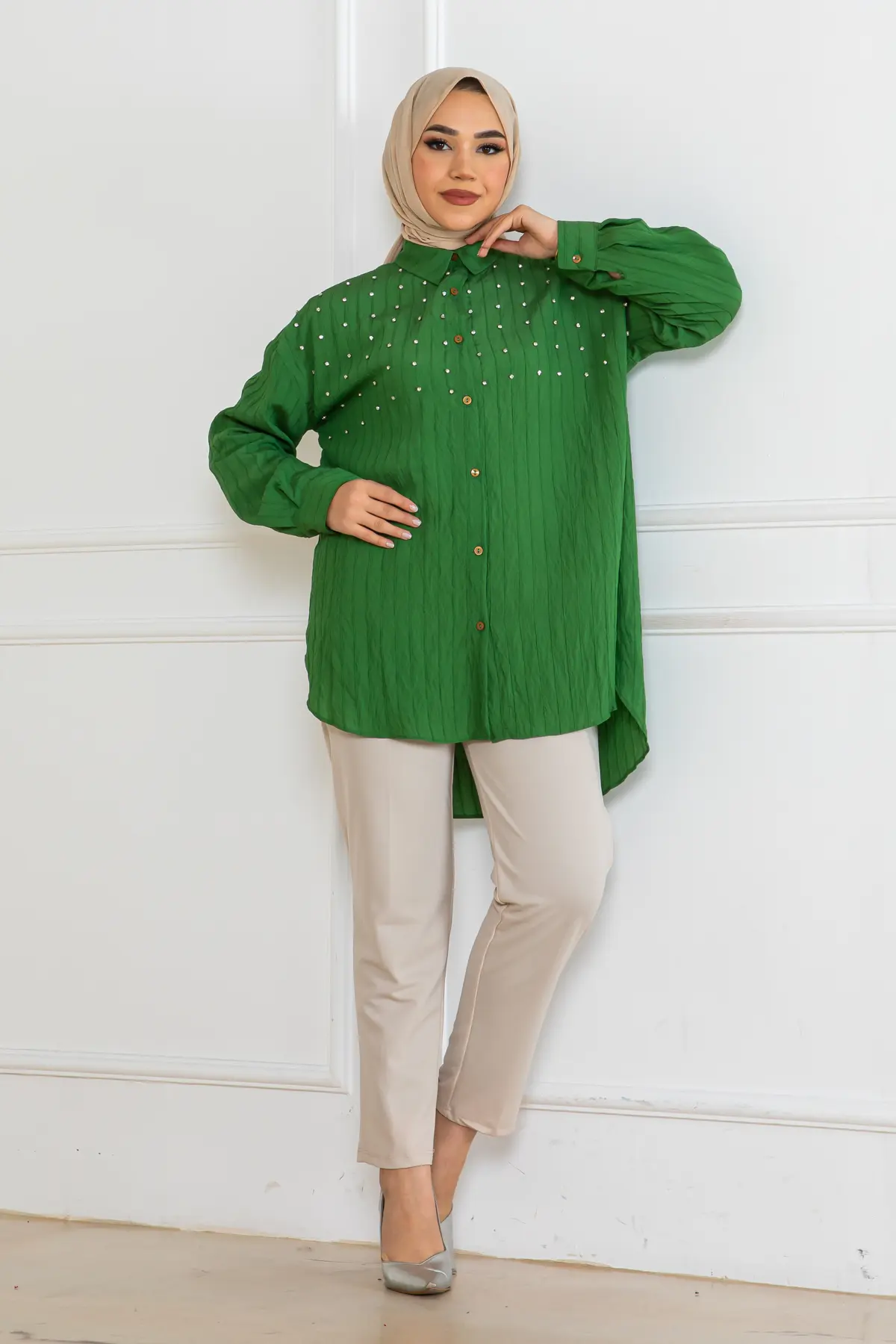 Taş Detaylı Önü Kısa Arkası Uzun Gömlek-detail