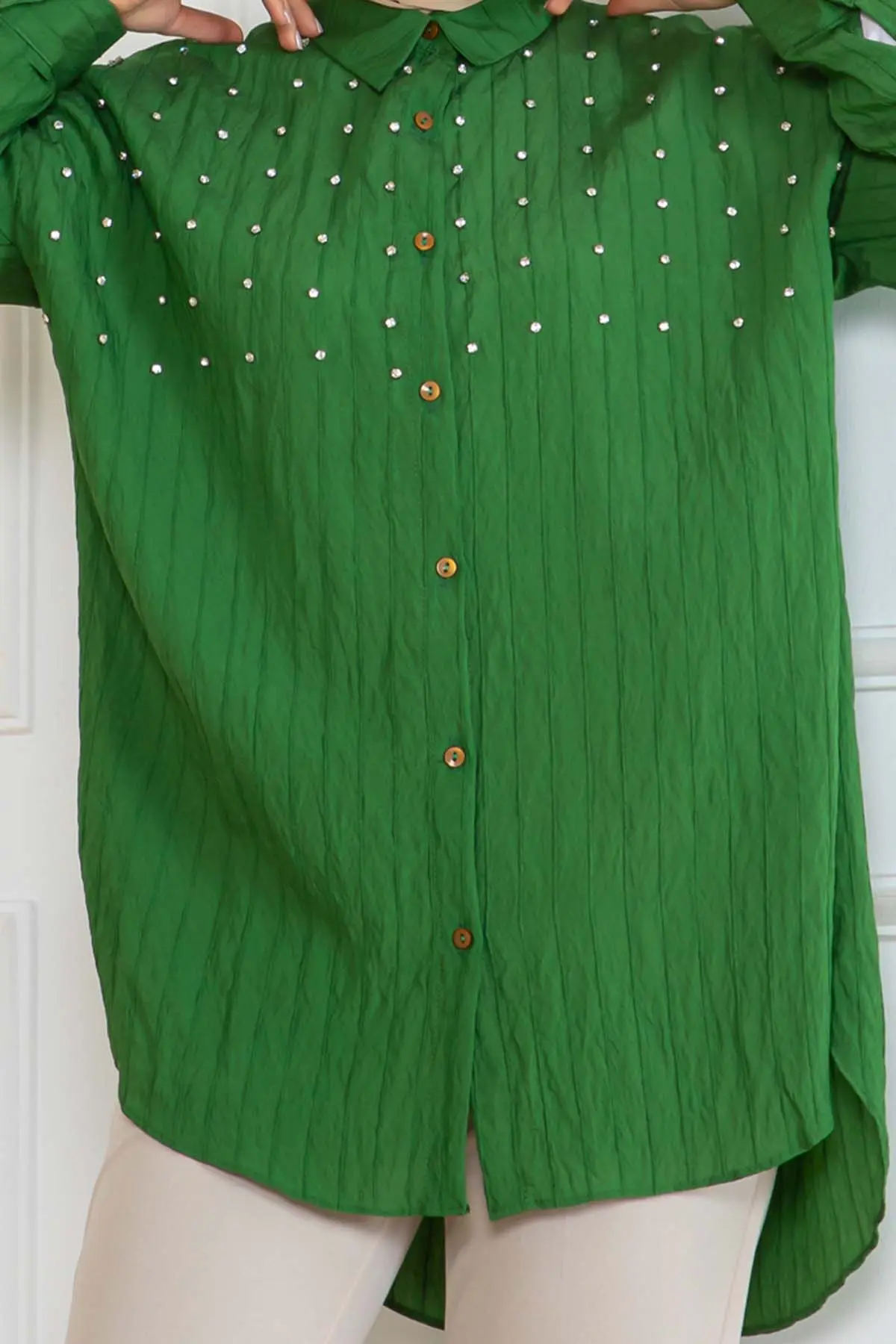 Taş Detaylı Önü Kısa Arkası Uzun Gömlek-detail