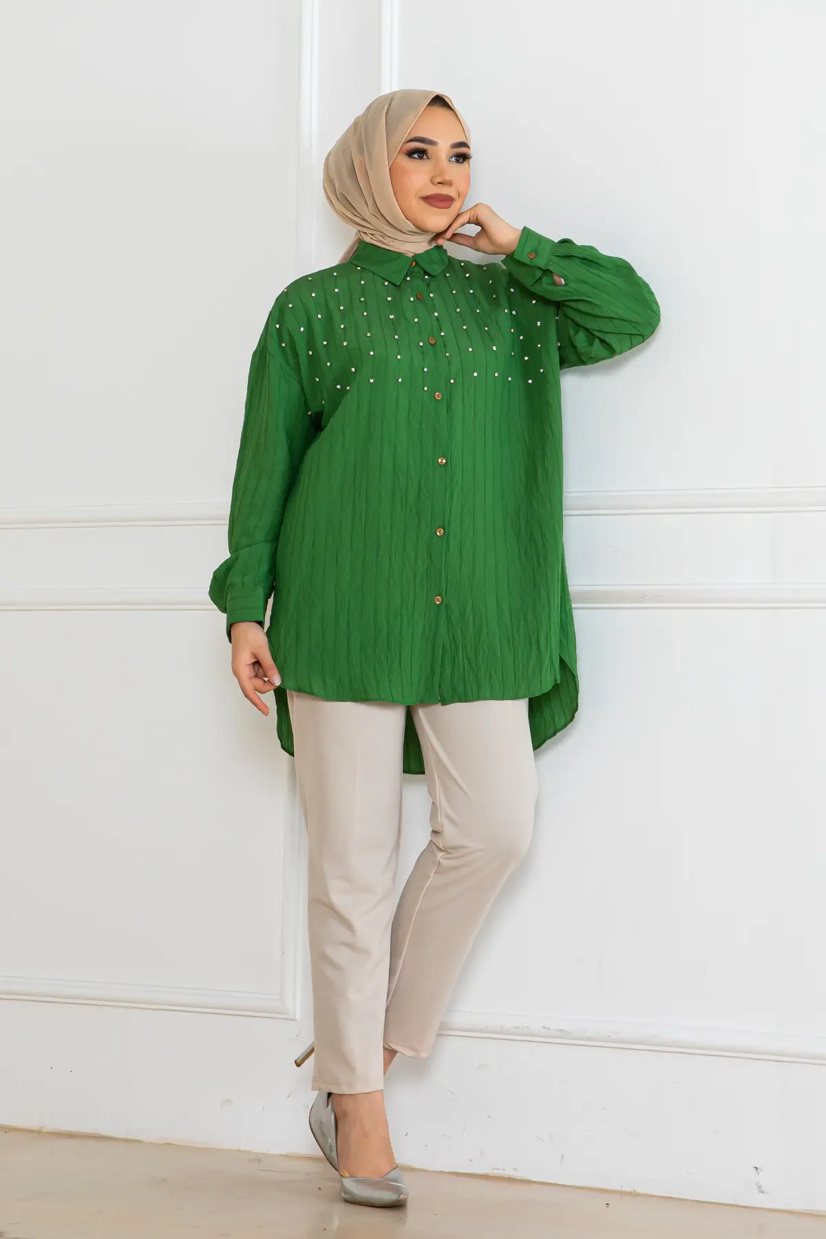 Taş Detaylı Önü Kısa Arkası Uzun Gömlek-detail