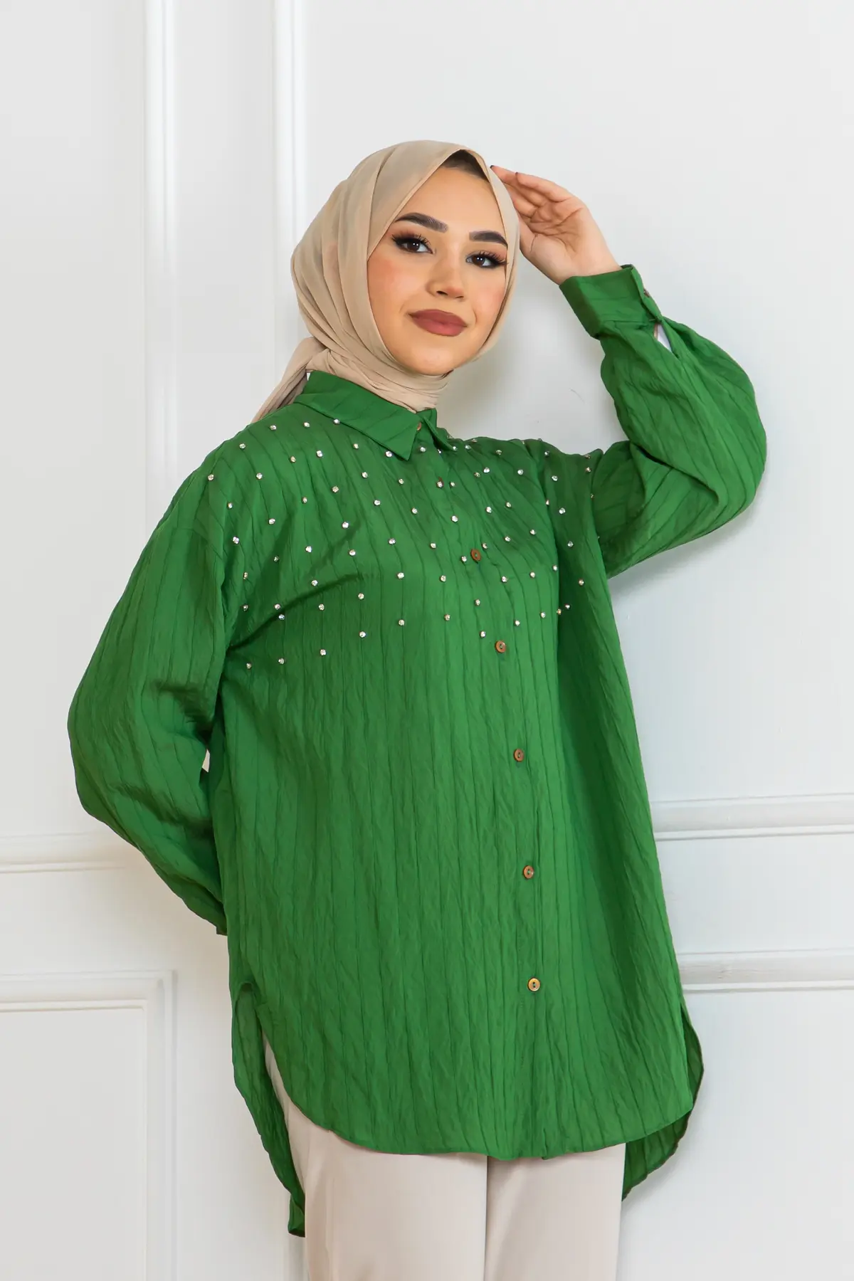 Taş Detaylı Önü Kısa Arkası Uzun Gömlek-detail