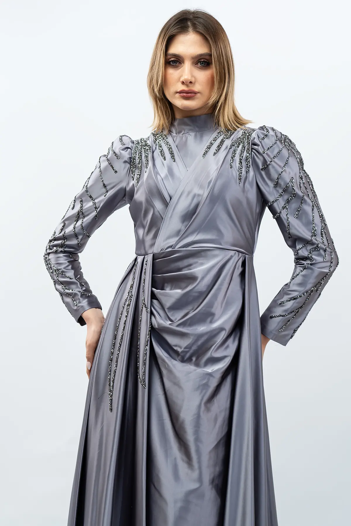 Taş Detaylı Saten Abiye Elbise Gri-detail