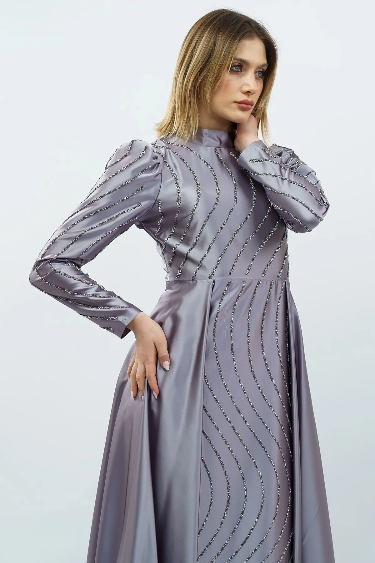 Taş Detaylı Saten Abiye Elbise Gri-detail