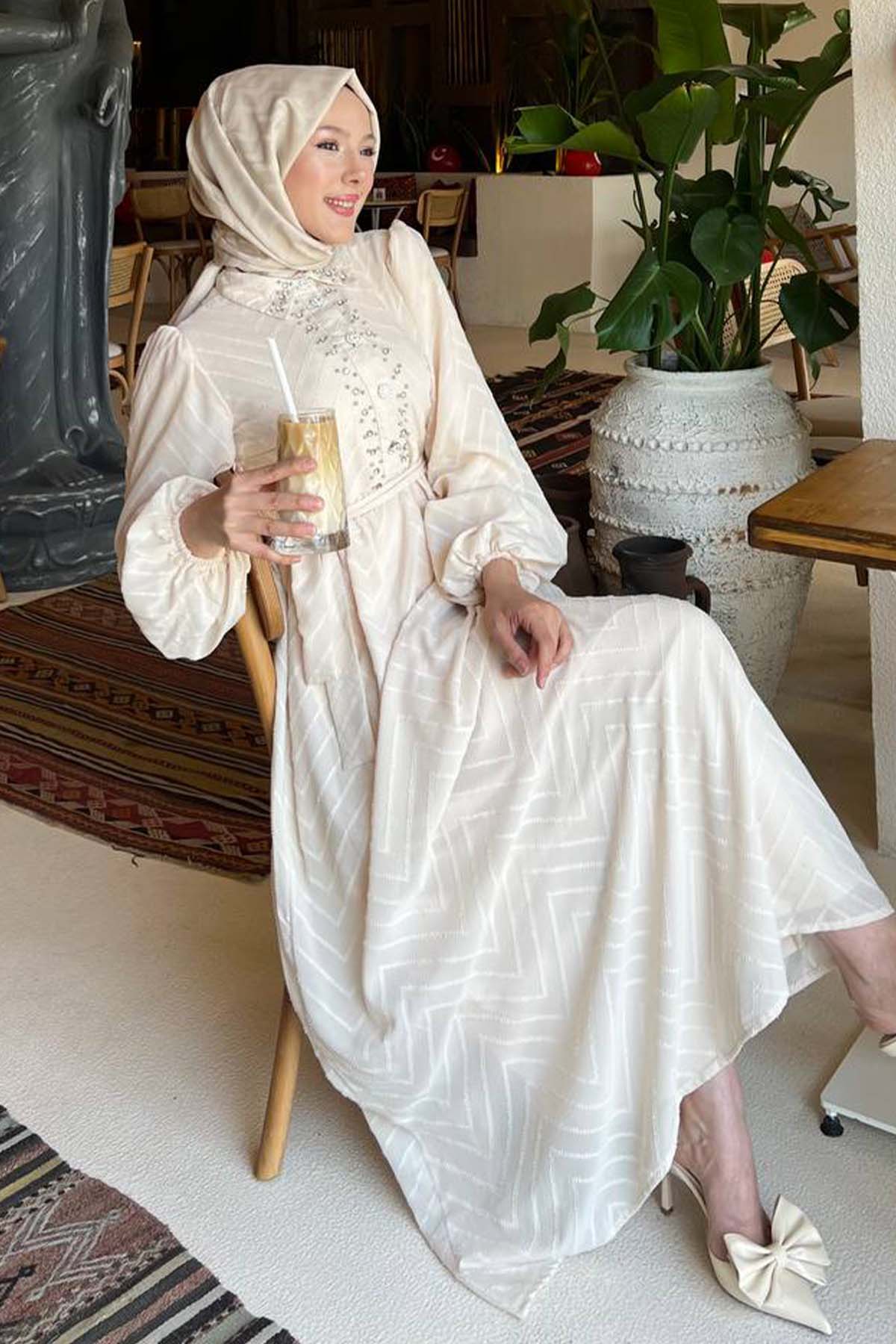 Taş Detaylı Tesettür Elbise