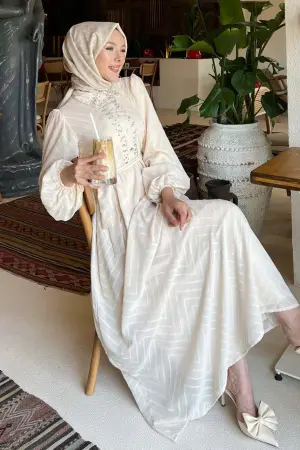 Taş Detaylı Tesettür Elbise