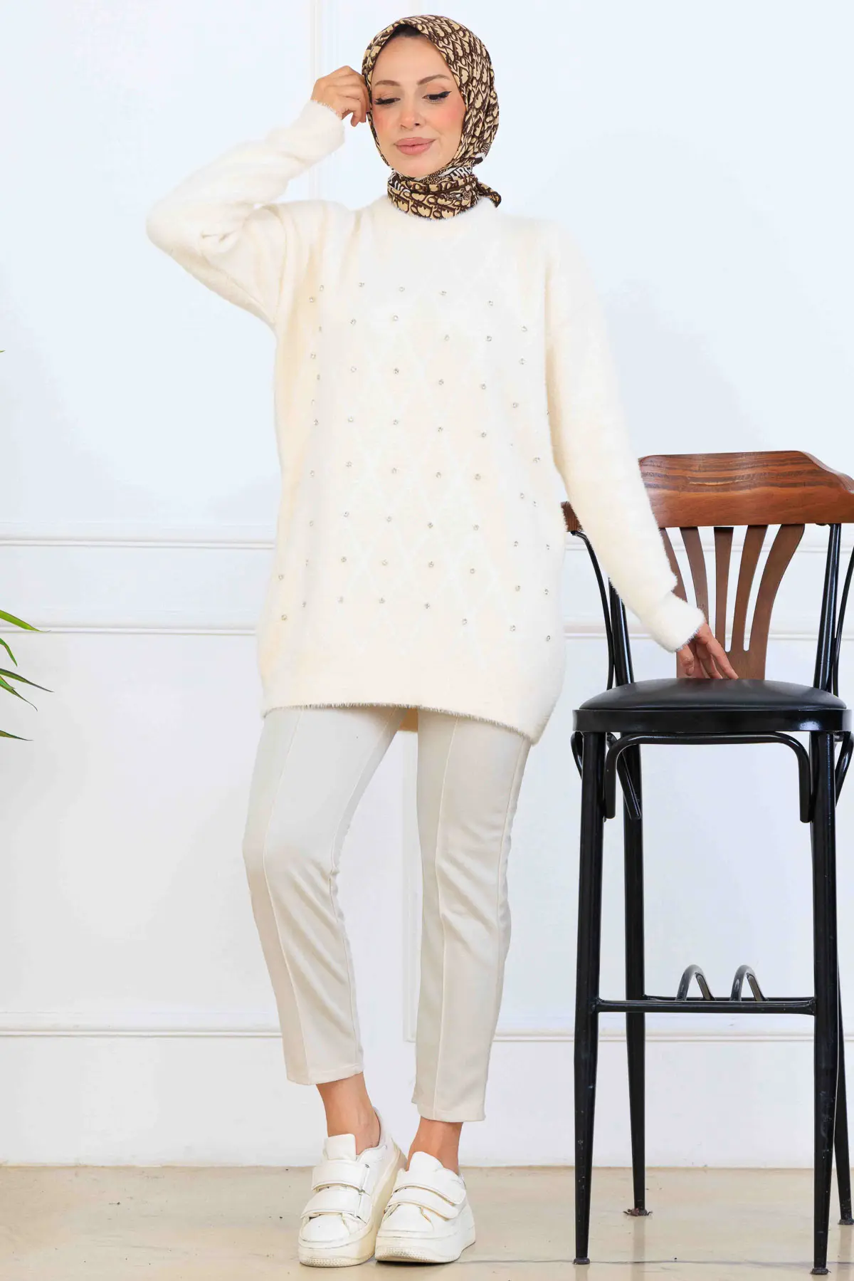 Taş Detaylı Triko Tunik