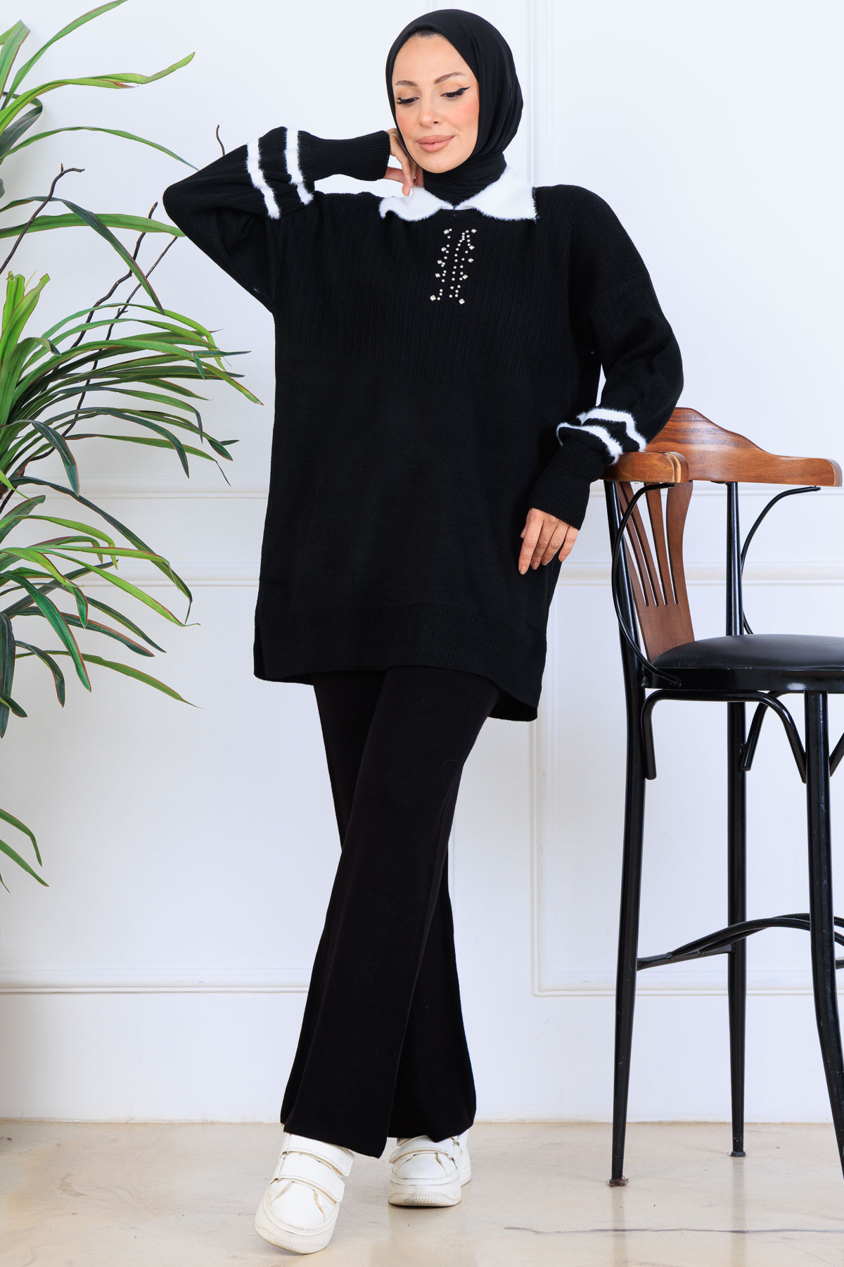 Stone Embroidered Knitwear Set