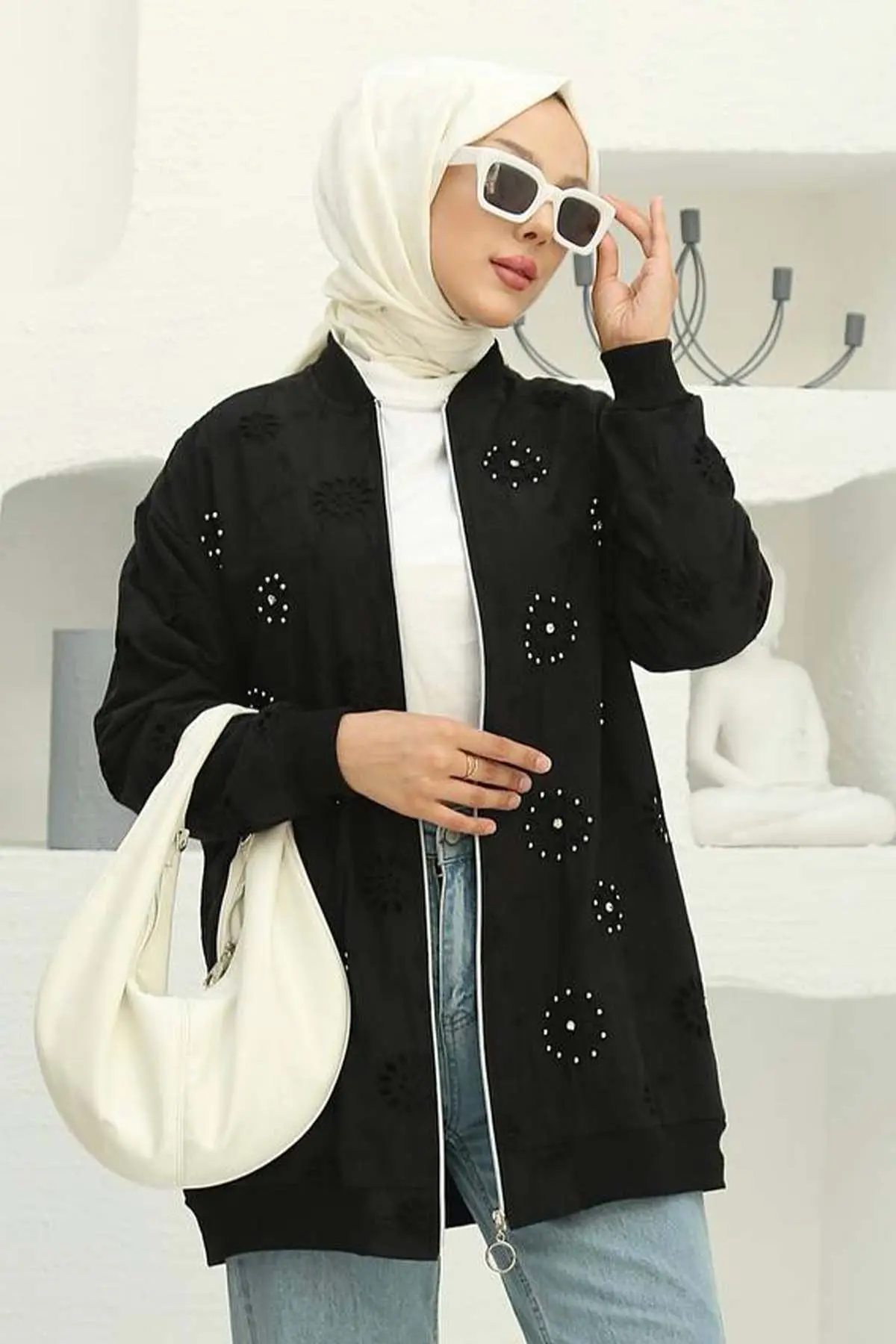 Taş İşlemeli Brode Hırka Siyah 2000-detail