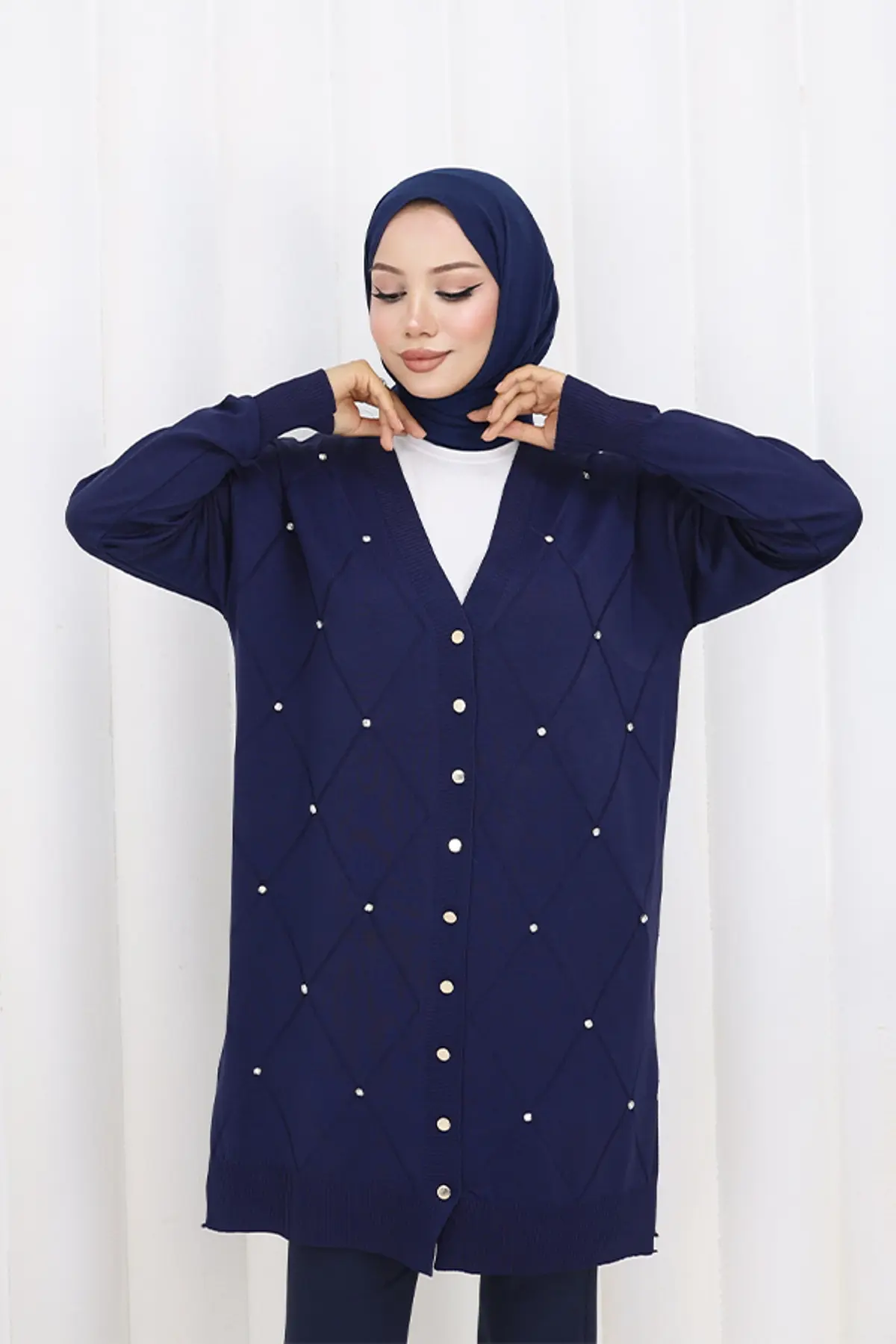 Stoned Diamond Patterned Long Cardigan-detail