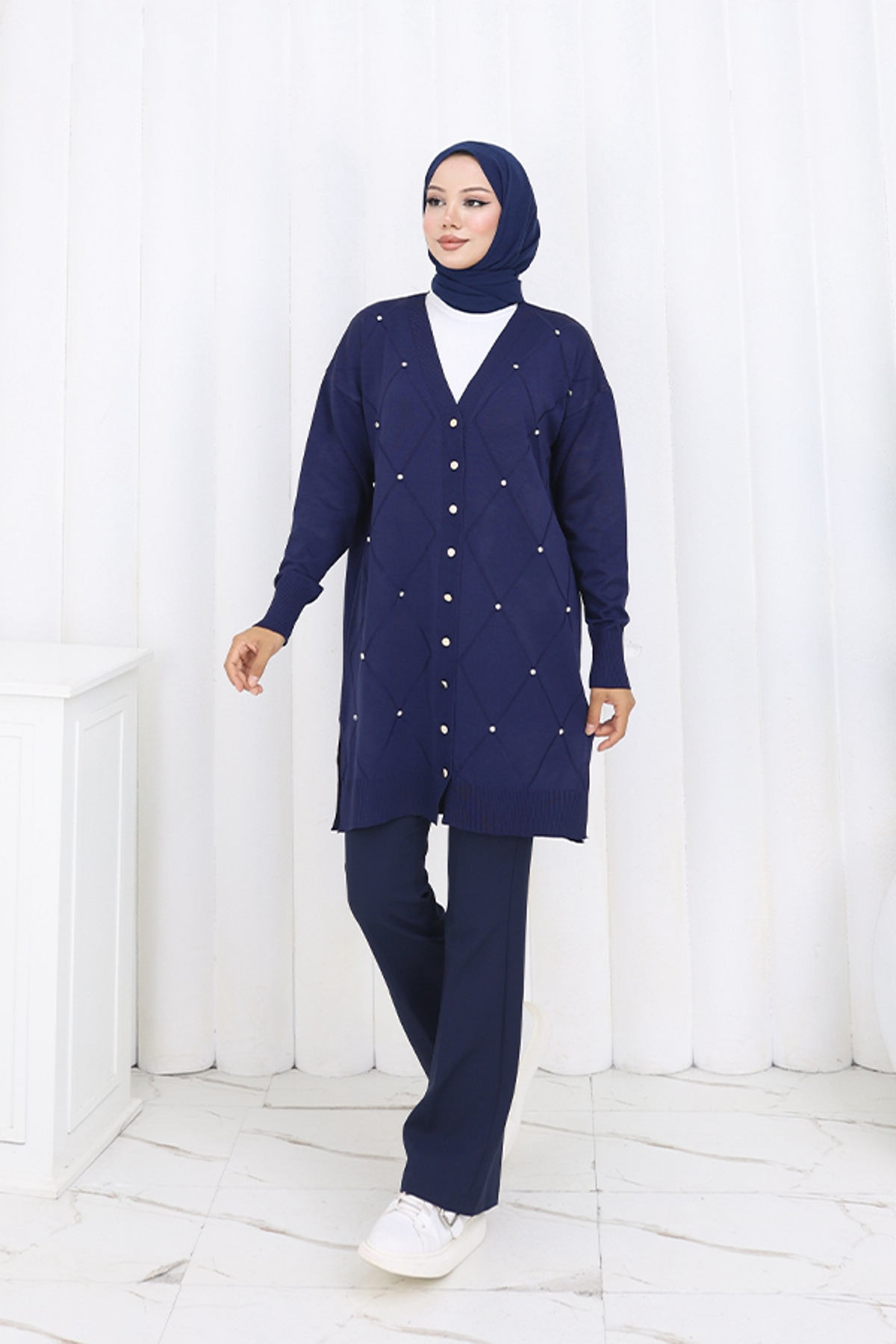 Stoned Diamond Patterned Long Cardigan