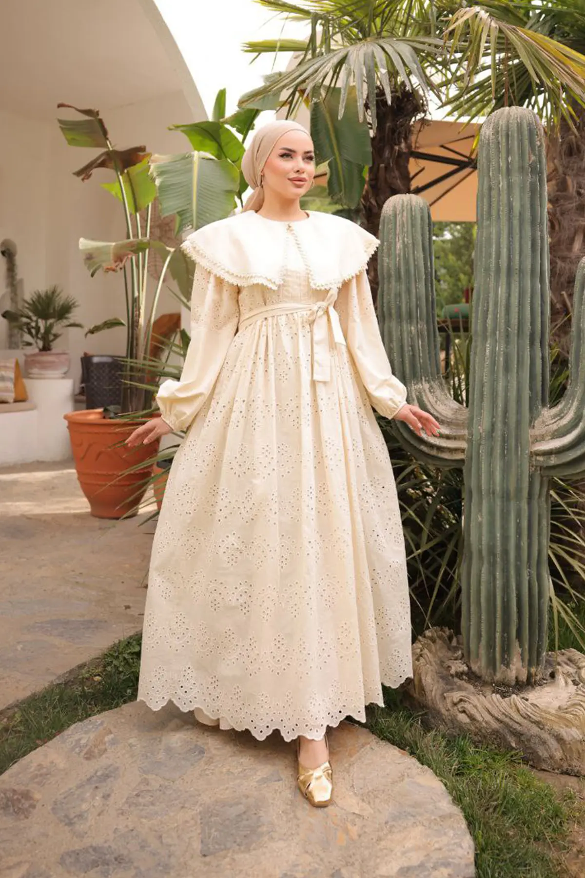 Lace Dress With Collar Detail-detail