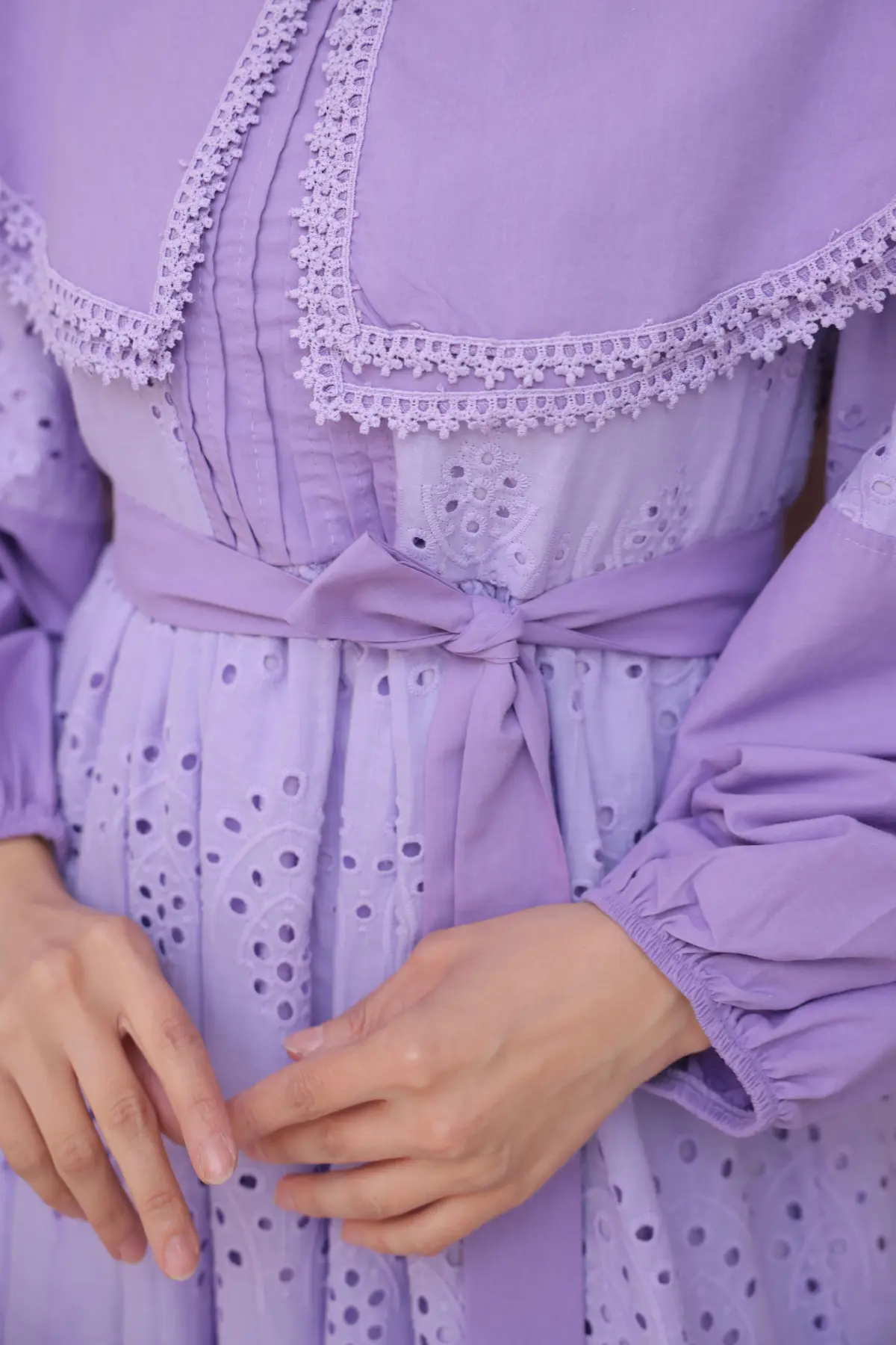 Lace Dress With Collar Detail-detail