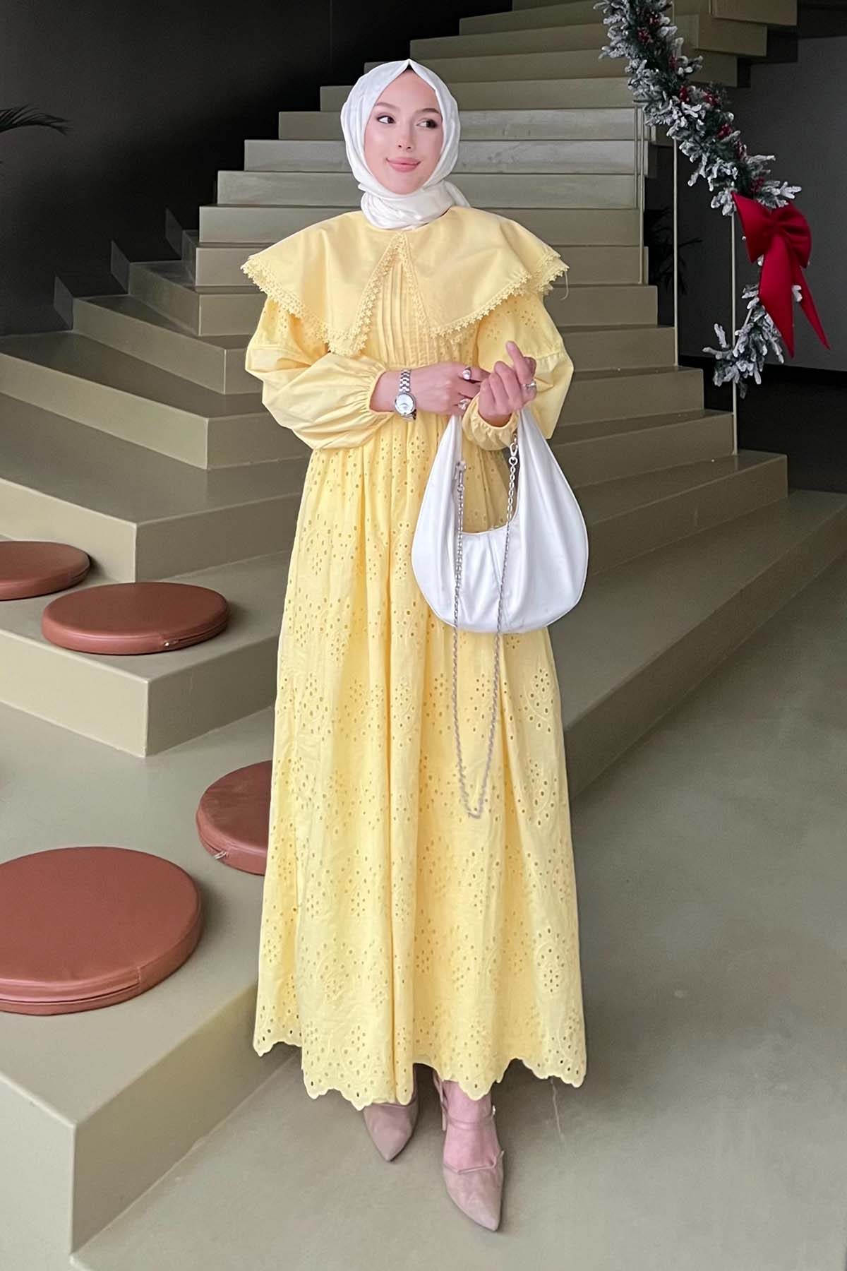 Yaka Detaylı Dantelli Elbise Krem