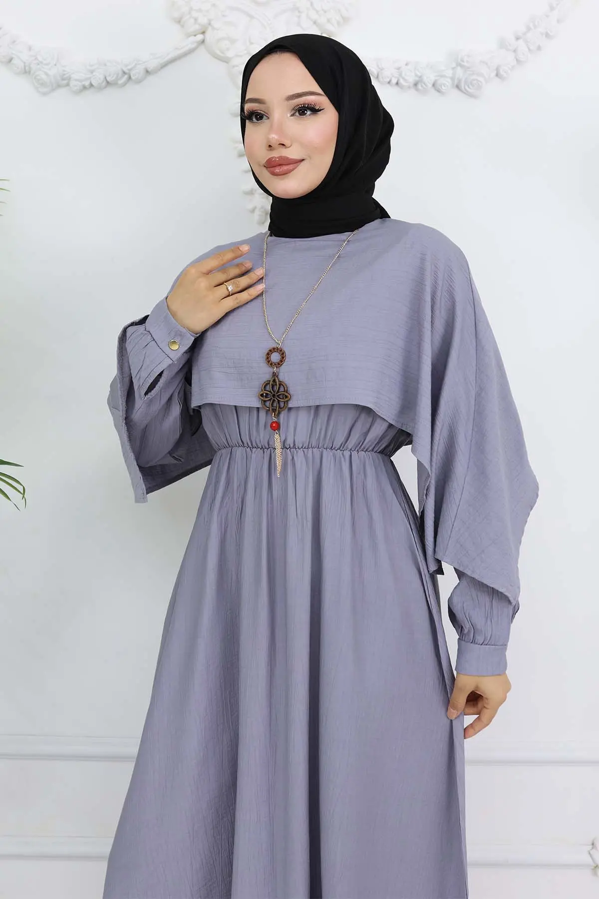 Yaka Detaylı Kolyeli Elbise Gri 4809-detail