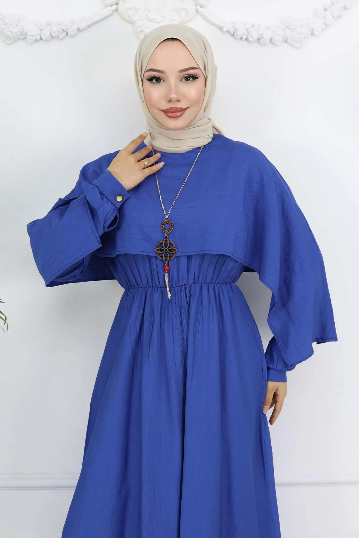 Yaka Detaylı Kolyeli Elbise Saks Mavisi 4809-detail