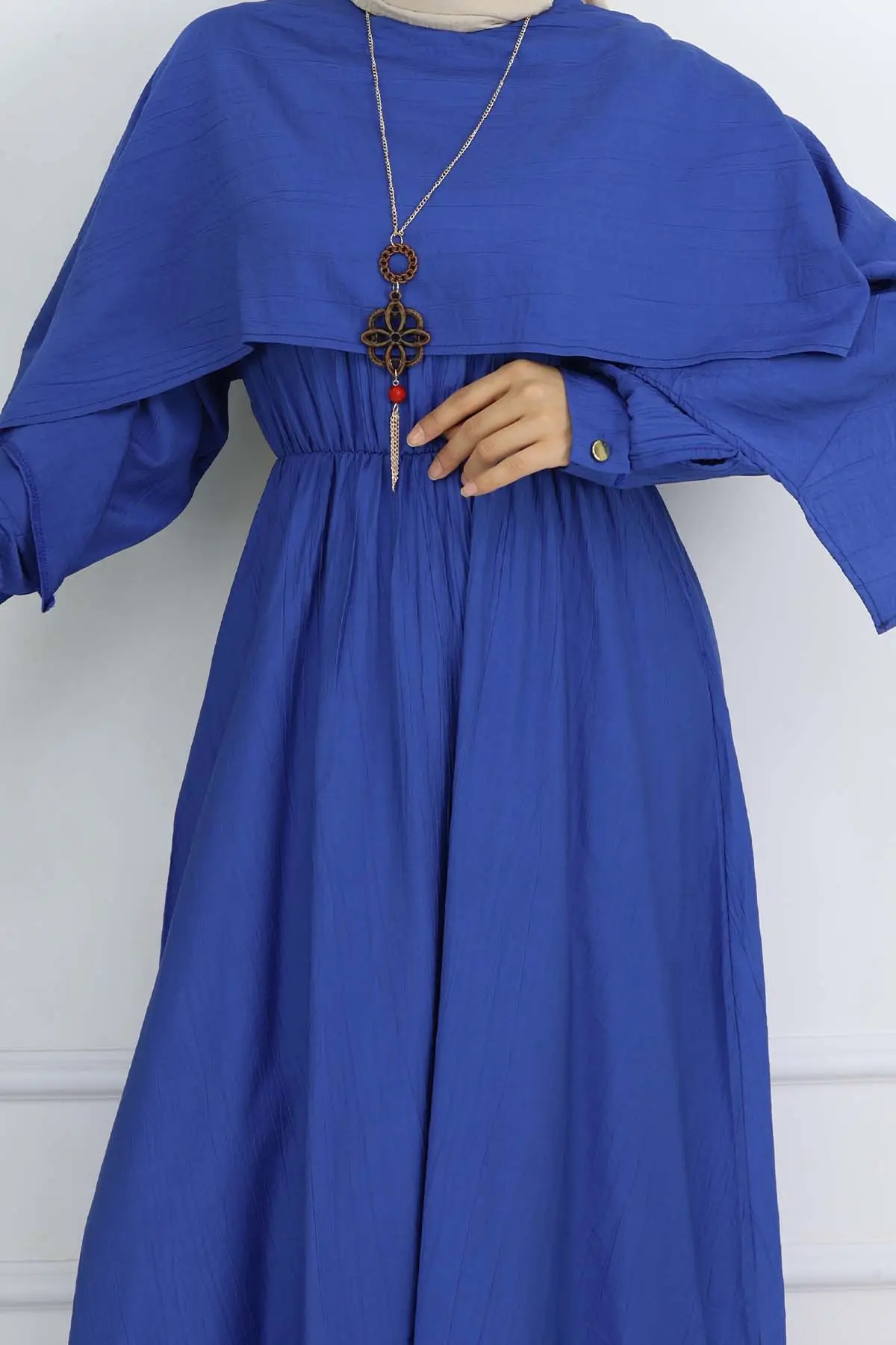 Yaka Detaylı Kolyeli Elbise Saks Mavisi 4809-detail