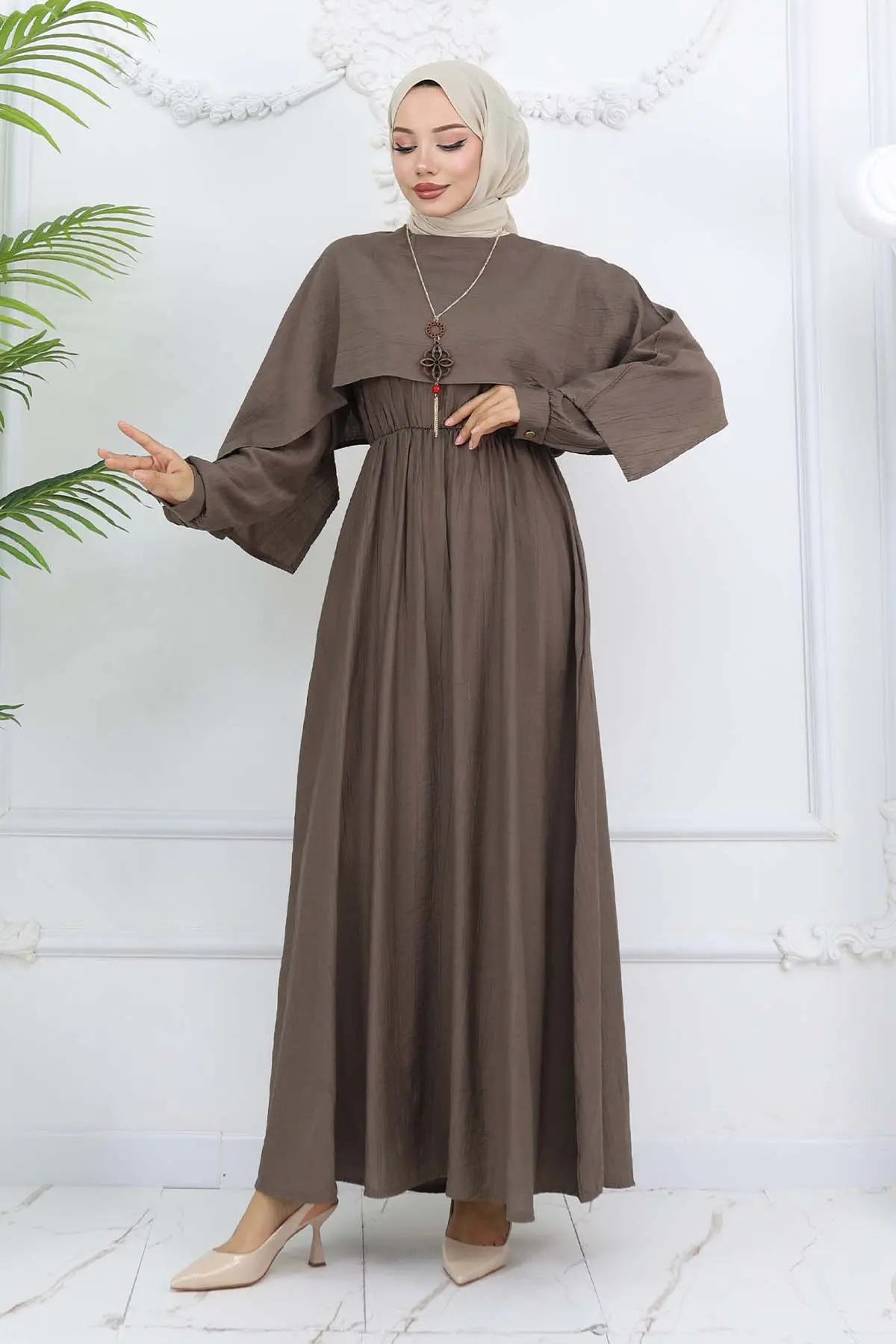 Yaka Detaylı Kolyeli Elbise Vizon 4809-detail