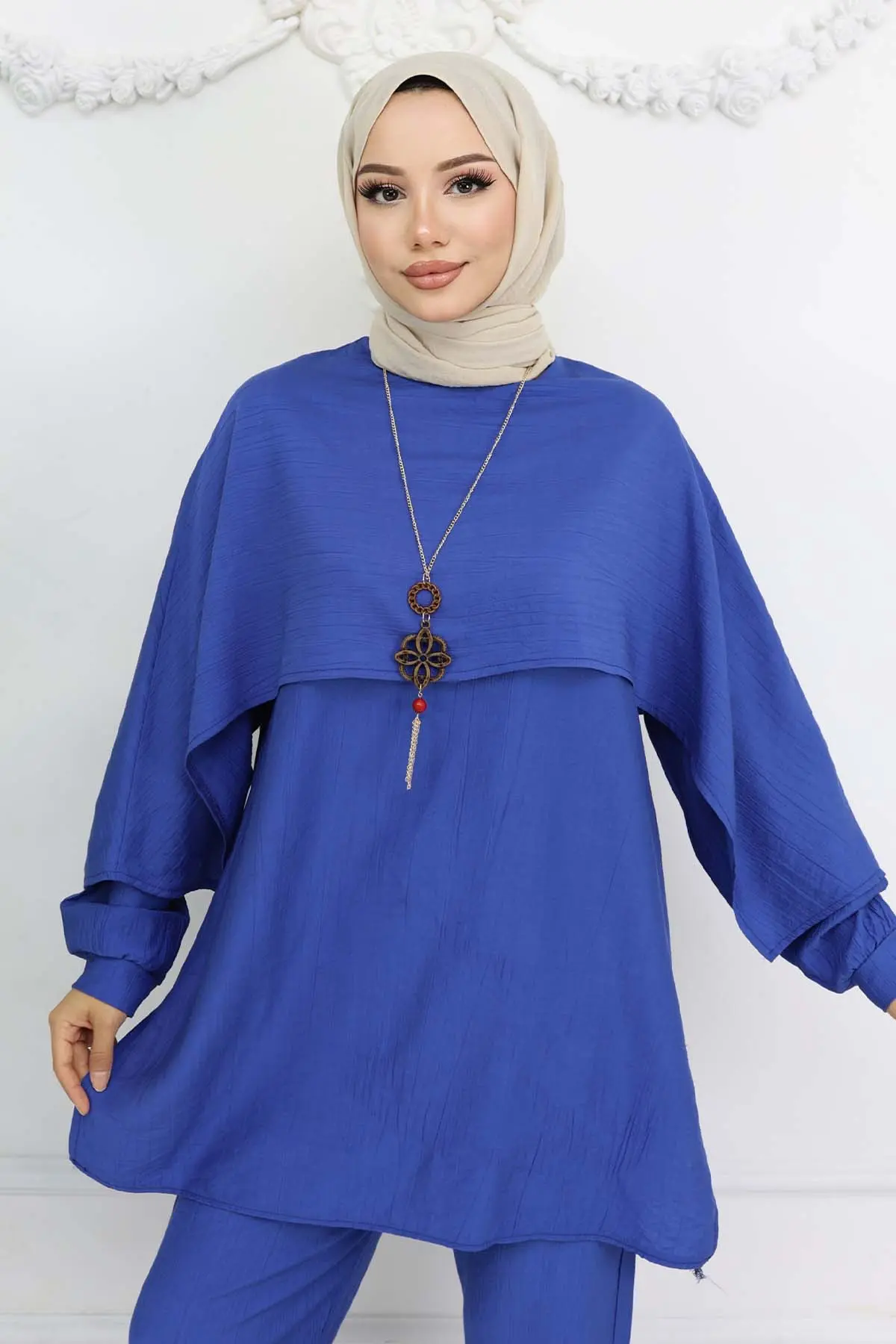 Collar Detailed Necklace Hijab Suit-detail