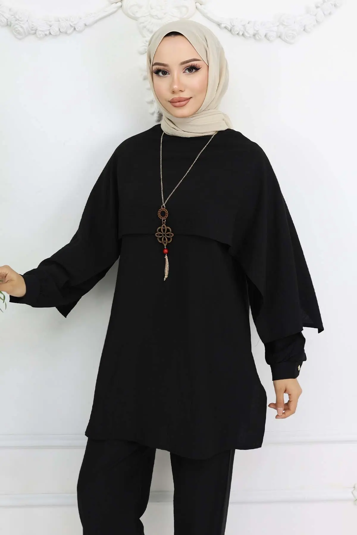 Collar Detailed Necklace Hijab Suit-detail