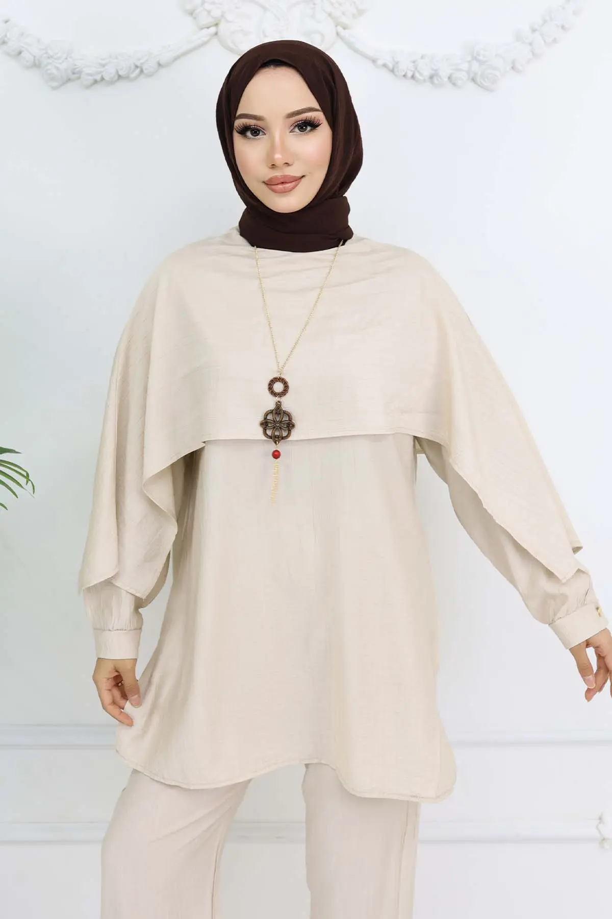 Collar Detailed Necklace Hijab Suit-detail