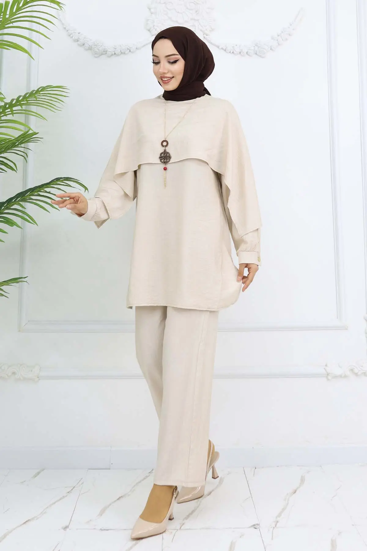 Collar Detailed Necklace Hijab Suit-detail