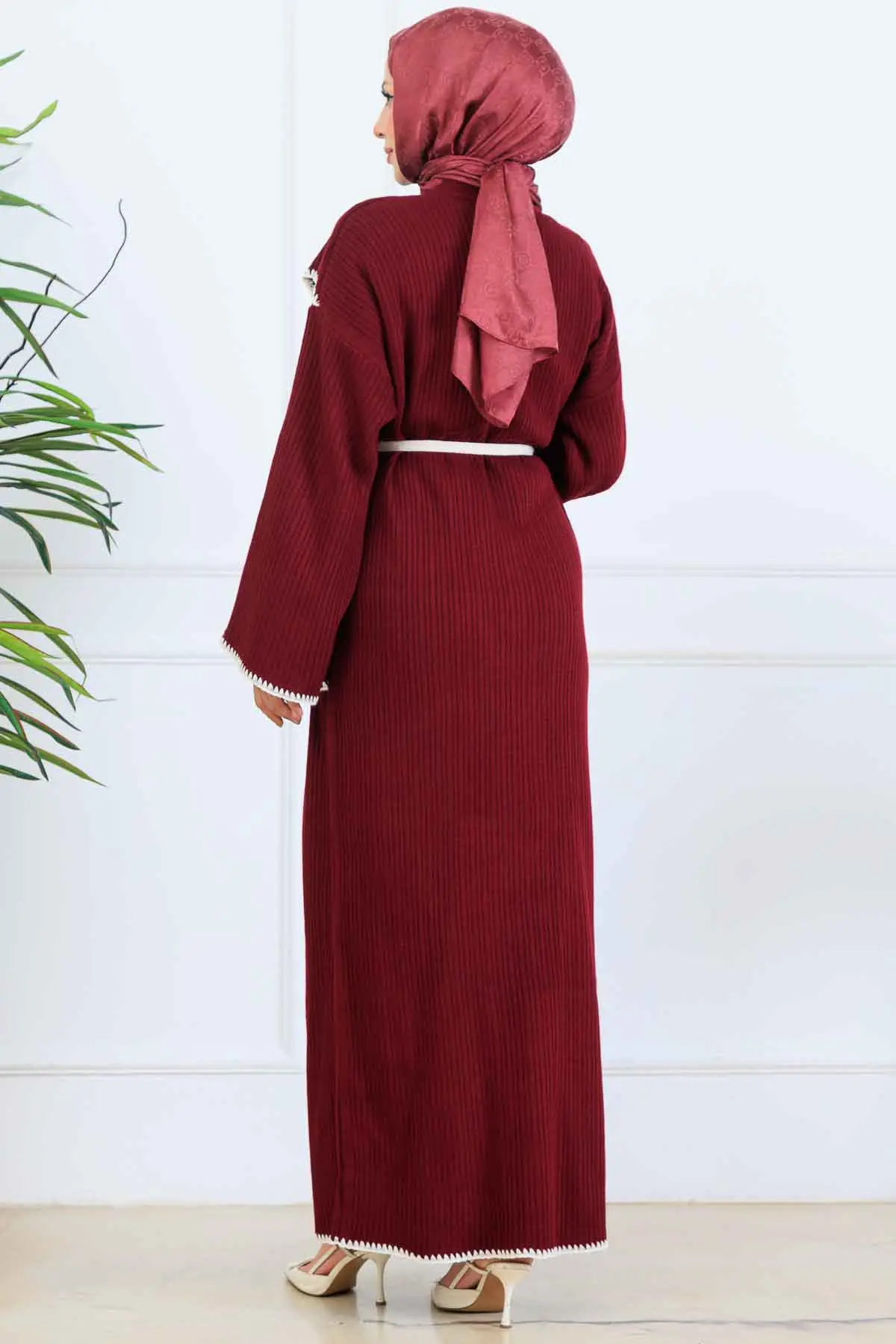 Yaka Detaylı Triko Elbise-detail