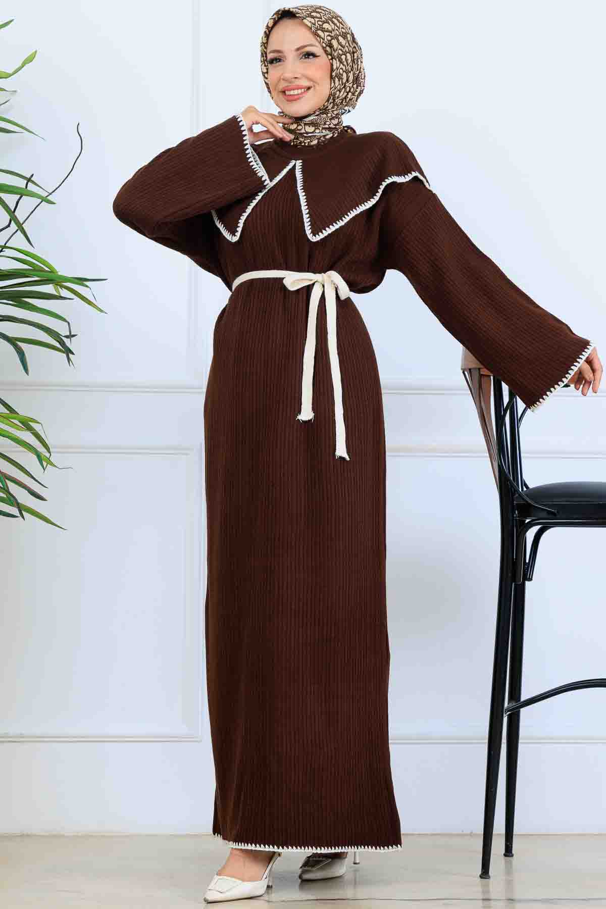 Yaka Detaylı Triko Elbise