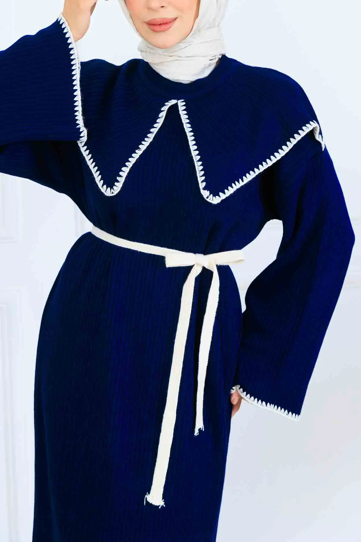 Yaka Detaylı Triko Elbise-detail