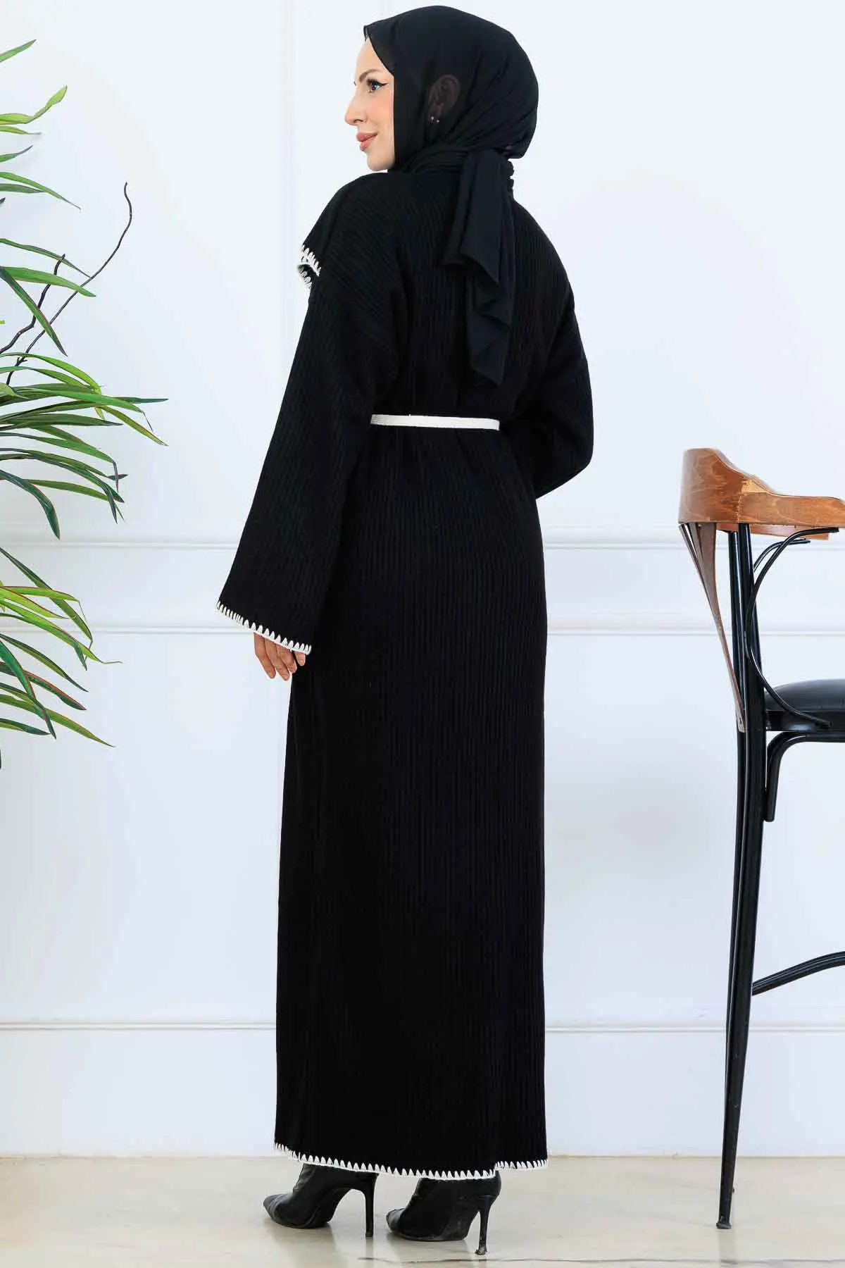 Yaka Detaylı Triko Elbise-detail