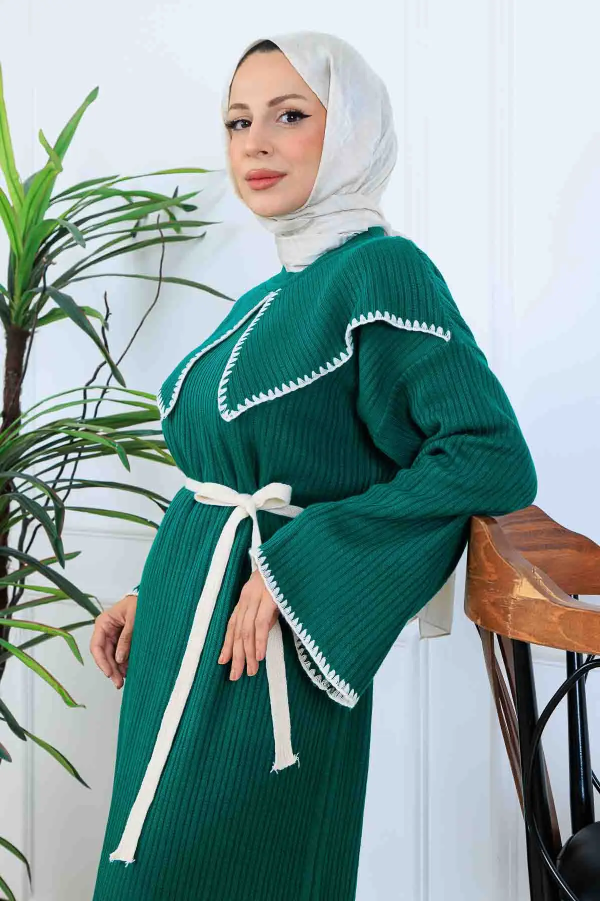 Yaka Detaylı Triko Elbise-detail